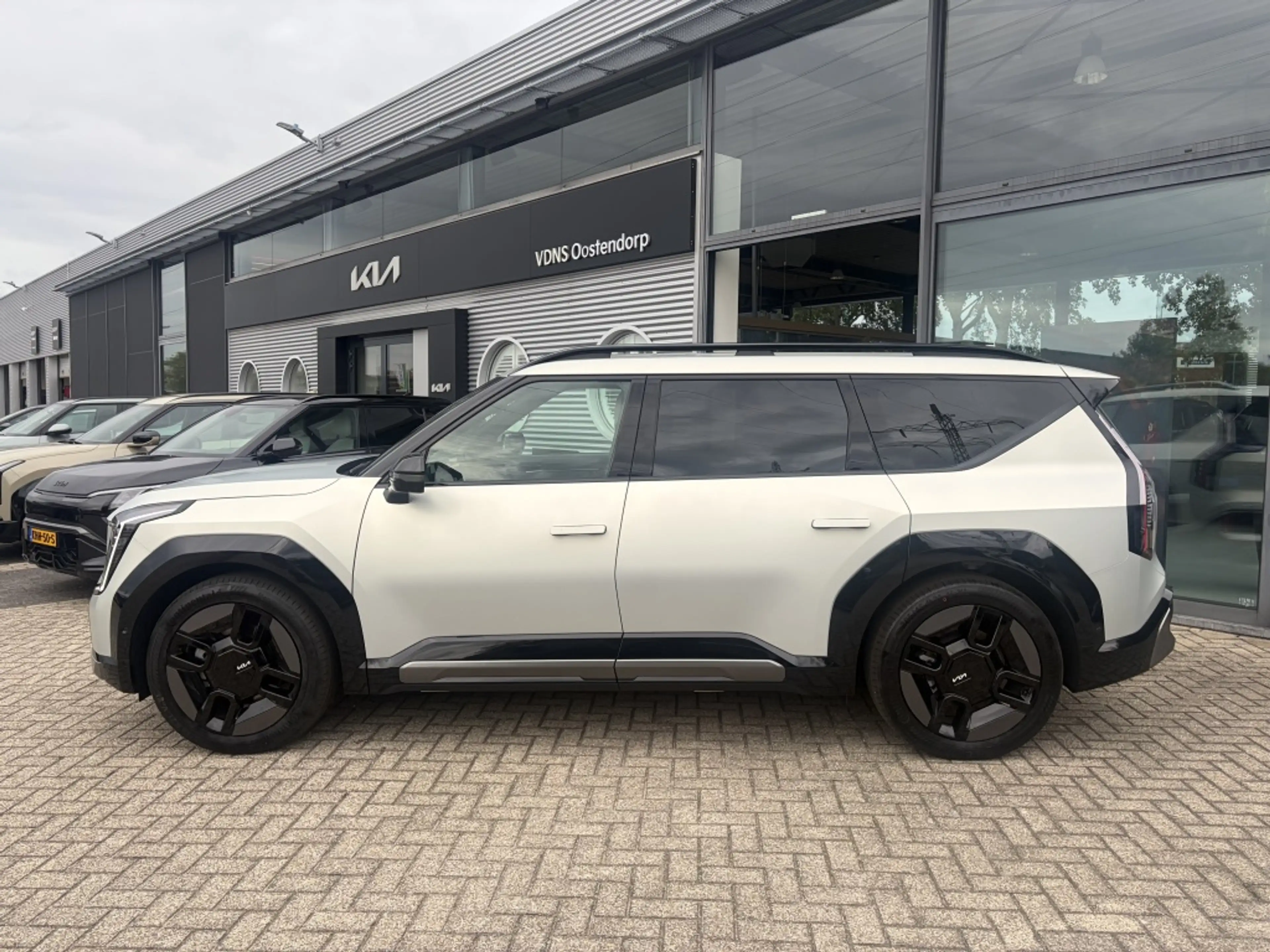Kia EV9 GT-Line 99.8 kWh — photo 6