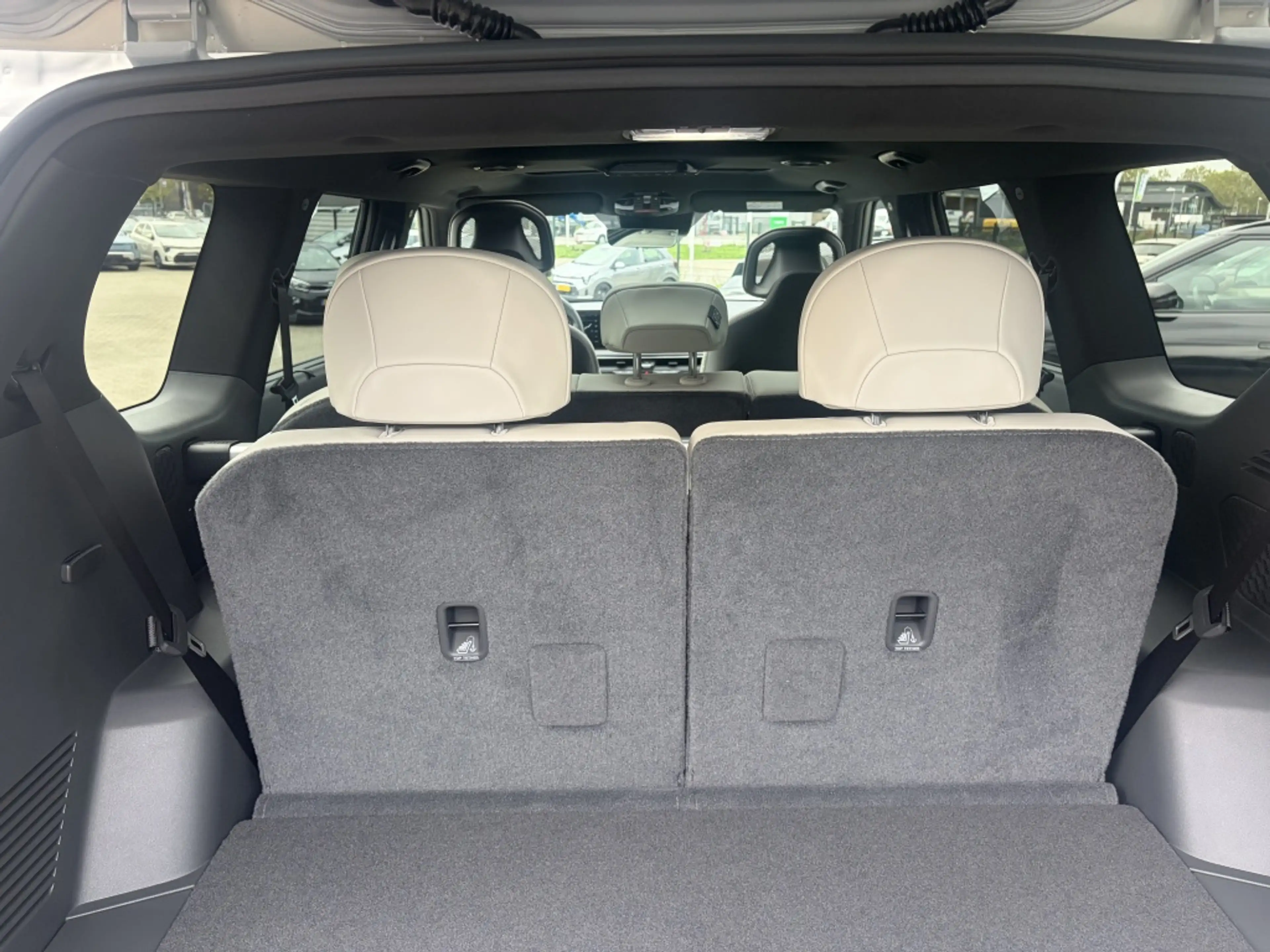Kia EV9 GT-Line 99.8 kWh — photo 8