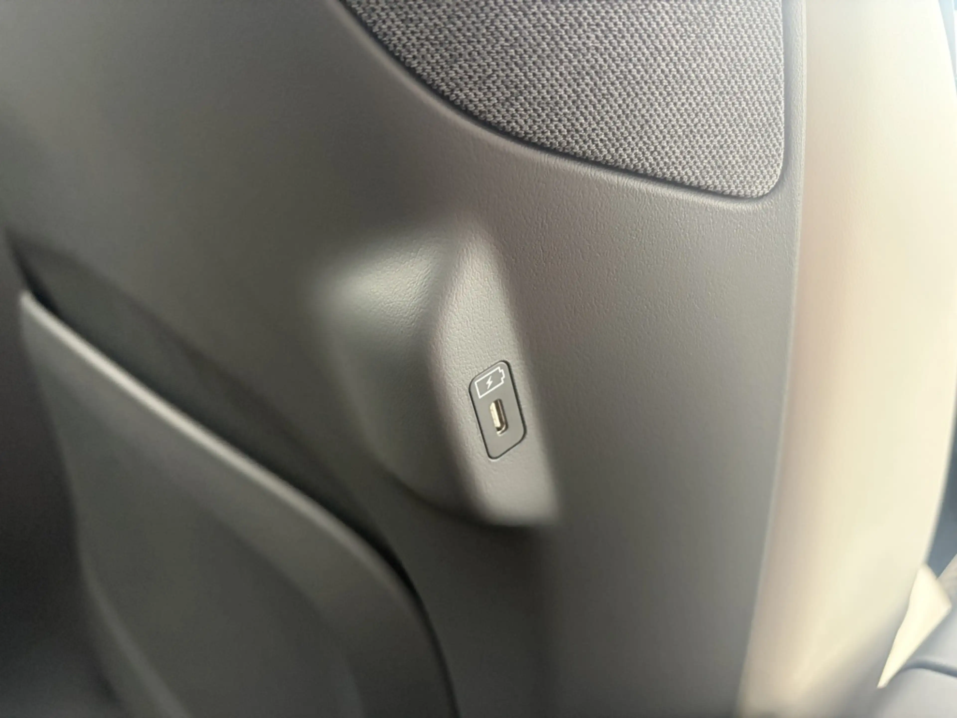 Kia EV9 GT-Line 99.8 kWh — photo 15