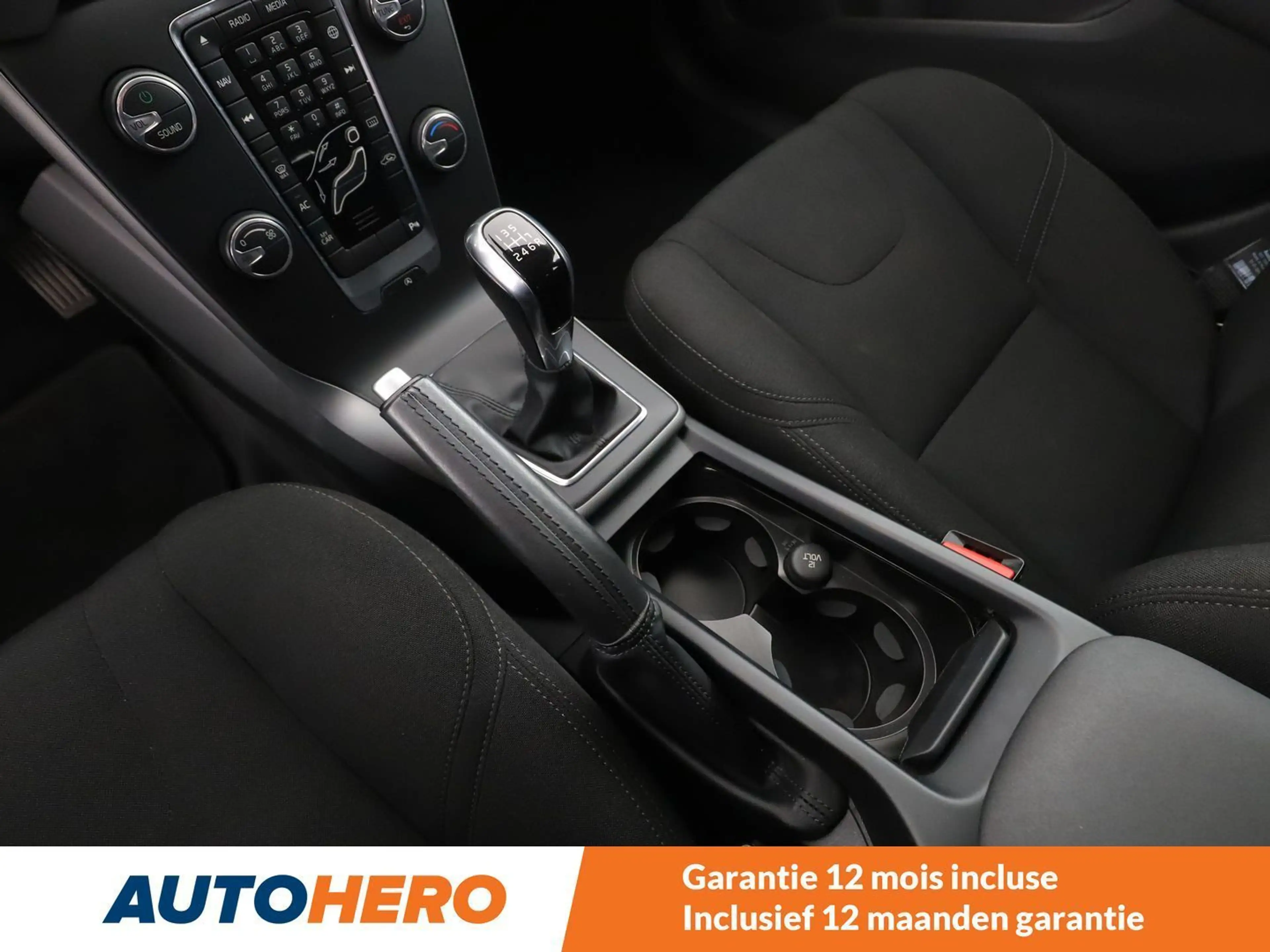Volvo V40 Cross Country 2.0 T3 — photo 13