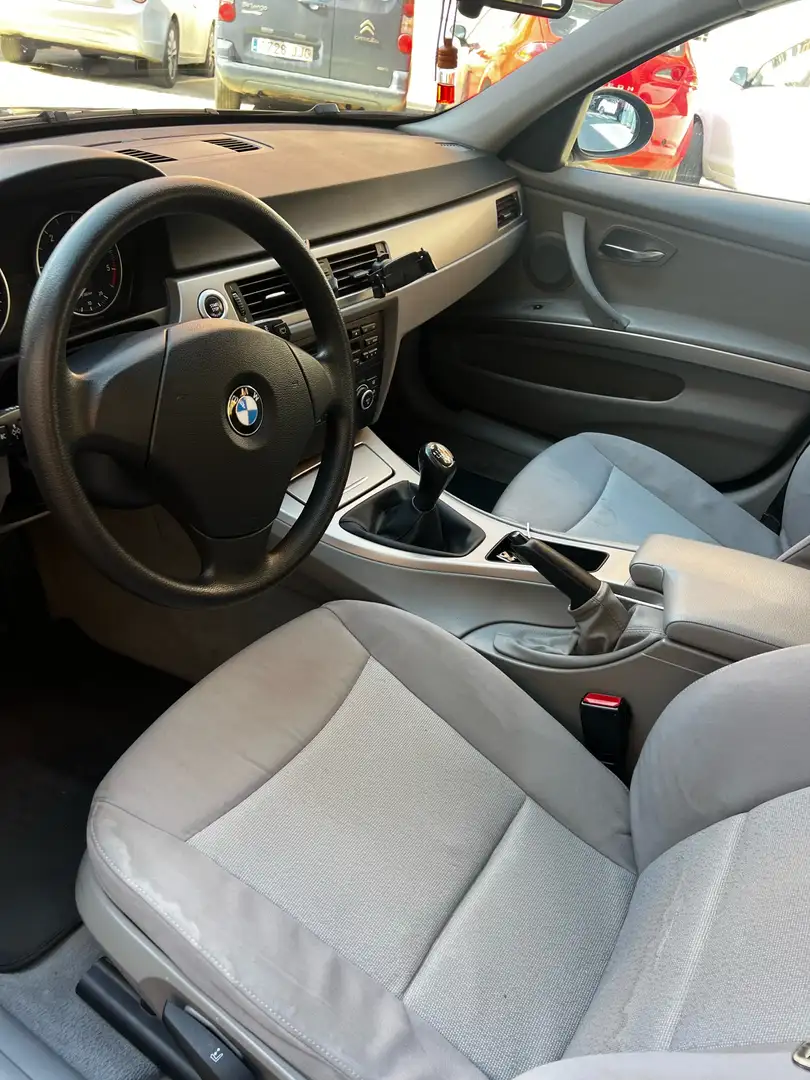BMW 318 318d Gris - 2