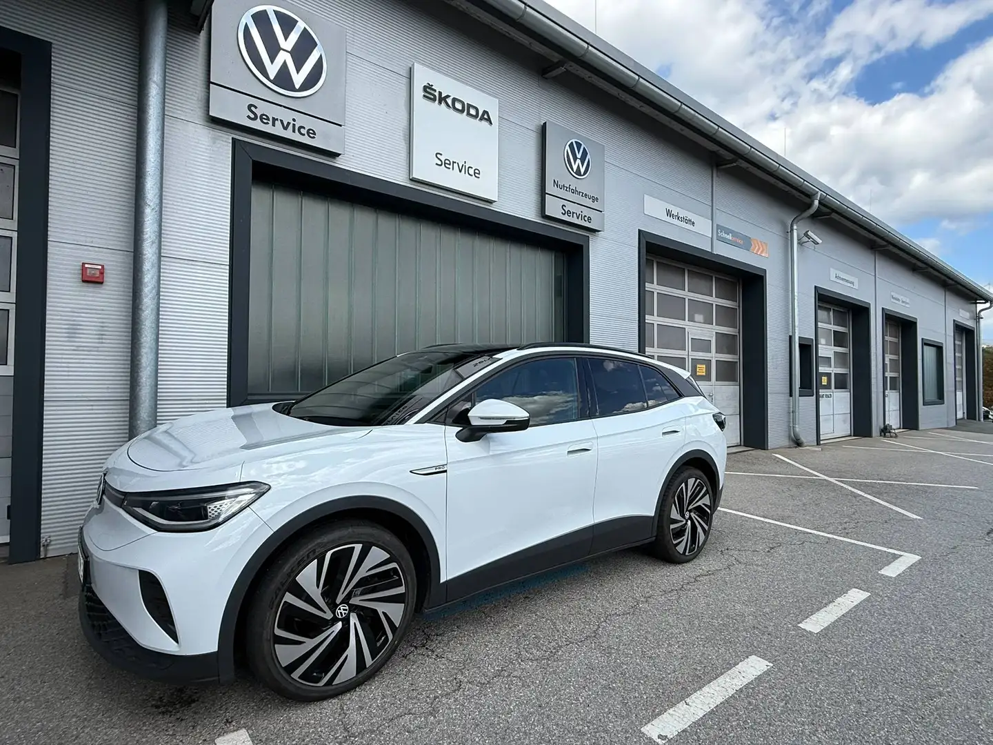 Volkswagen ID.4 ID.4 Pro Performance 150kW-77kWh Batterie Vollausstattung Weiß - 1