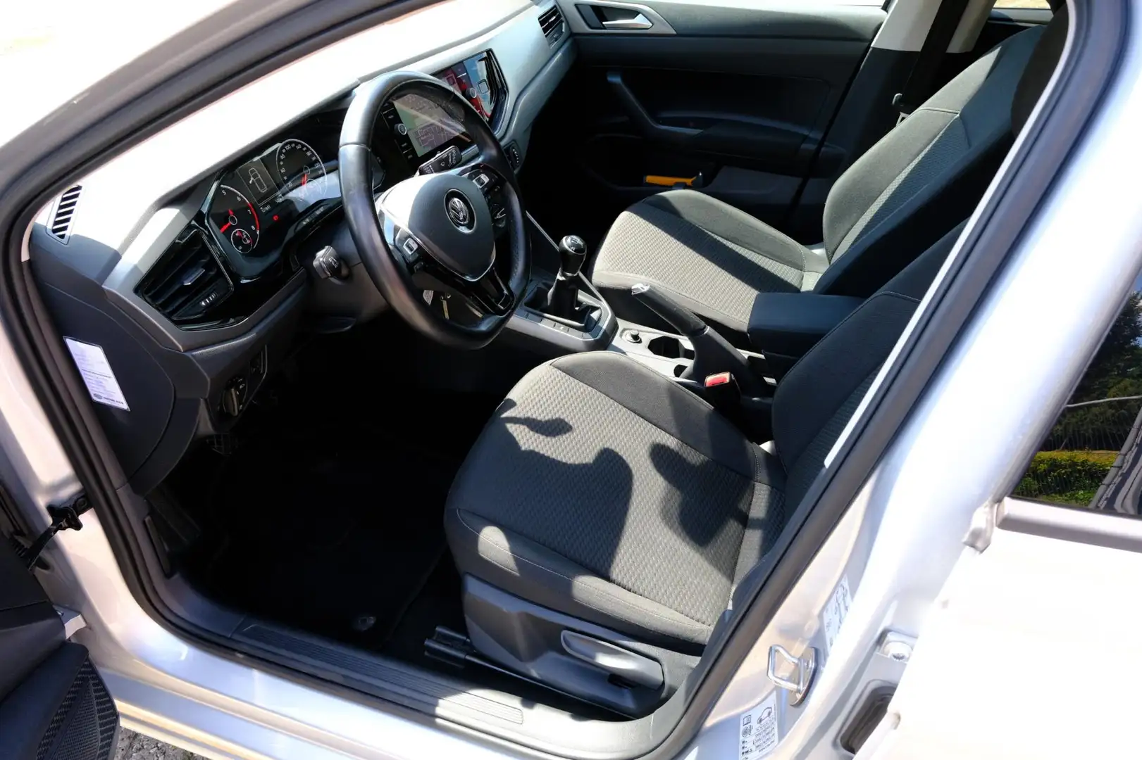 Volkswagen Polo 1.0 TSI Comfortline Navi|Airco|Apple CarPlay|LMV Grijs - 2