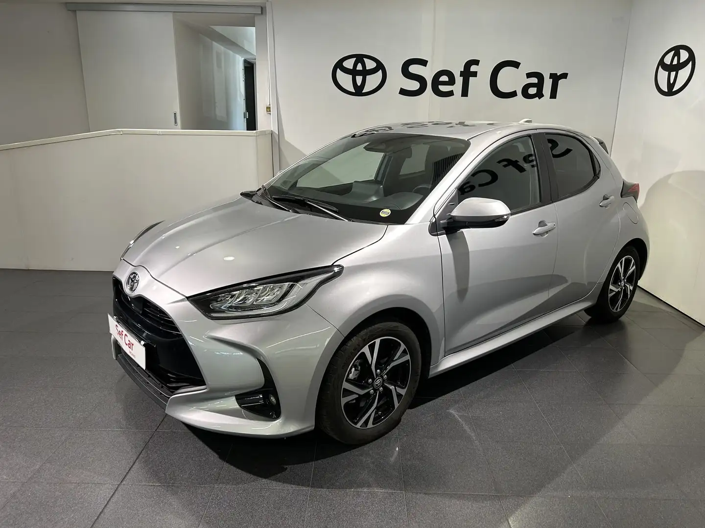 Toyota Yaris Yaris 1.5 Hybrid 5 porte Trend AREA C FREE Argento - 1