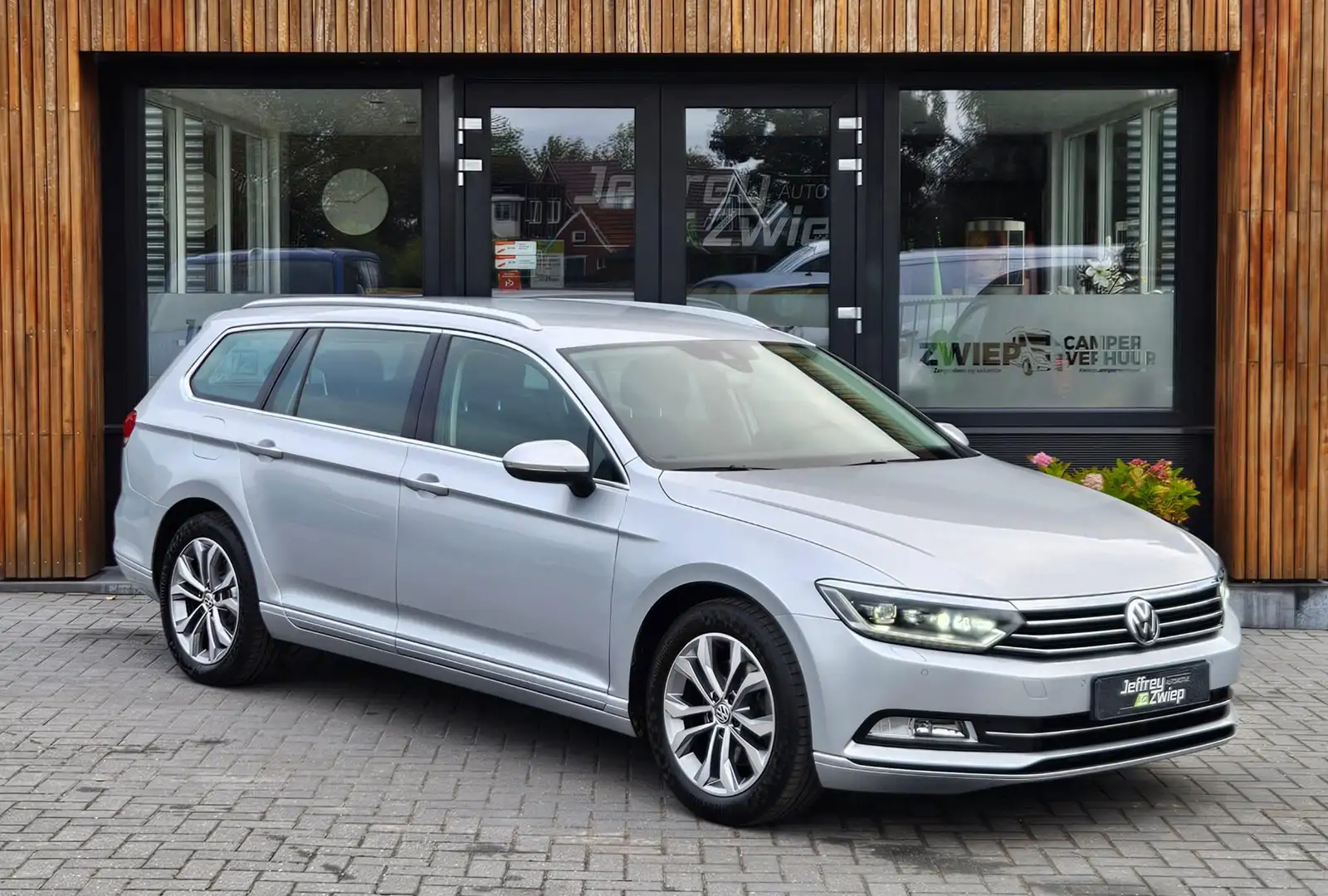 Volkswagen Passat Variant 1.4 TSI ACT Comfortline Business elektrische koffe - 2