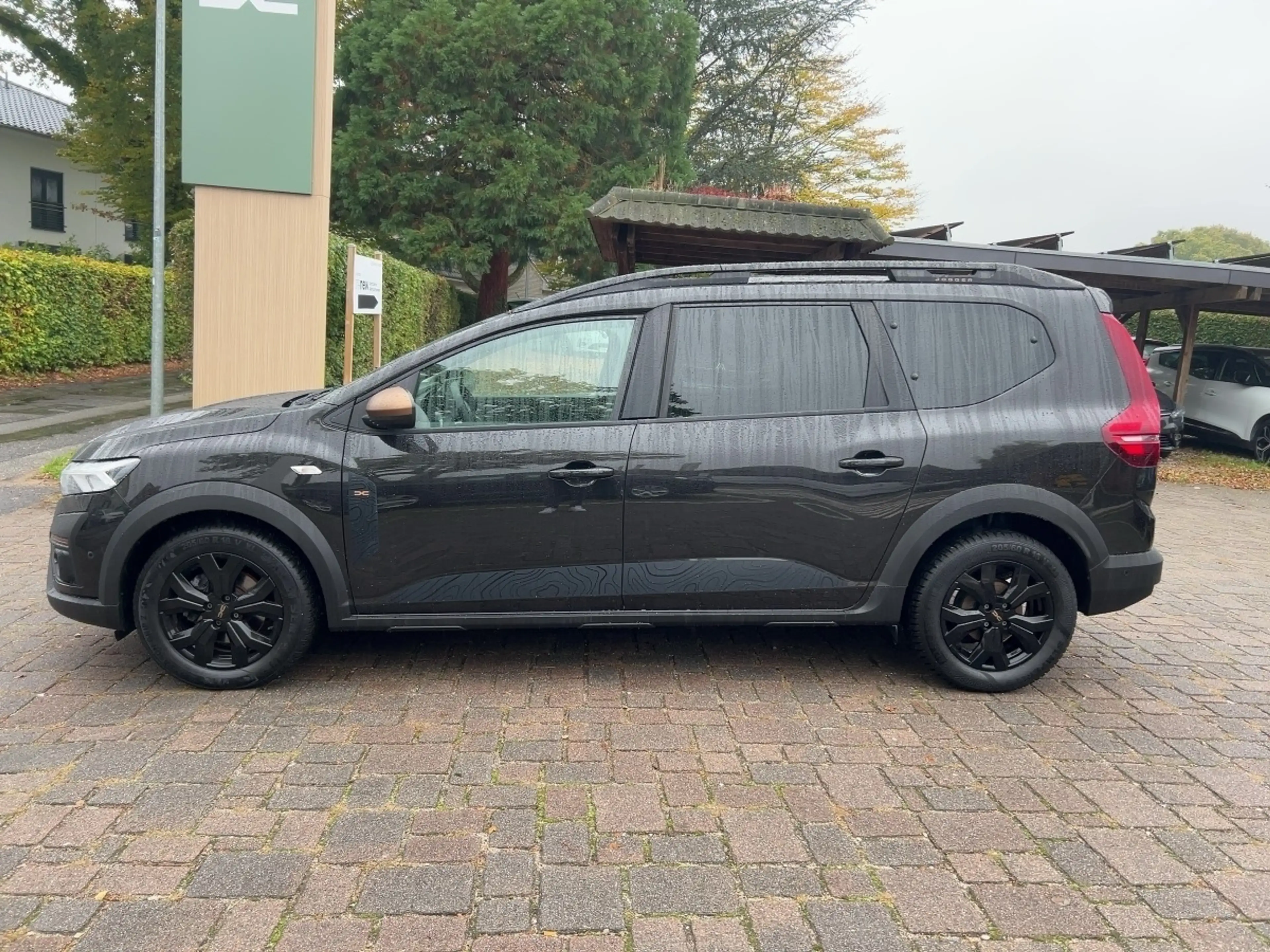 Dacia Jogger TCe 110 Extreme+ *7-Sitzer* — photo 2