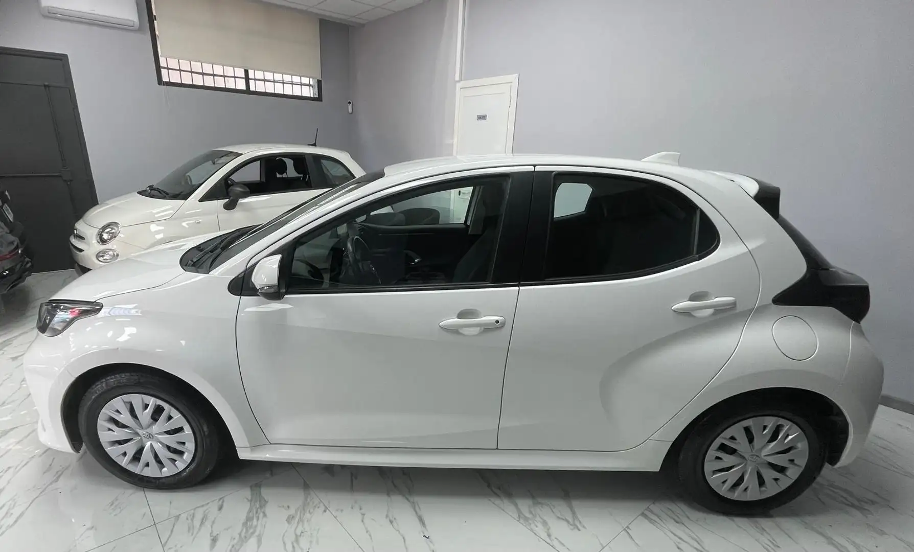 Toyota Yaris 1.5h HYBRID 92CV BUSINNES/CAMERA/PDC/MEDIAPACK/ Bianco - 2