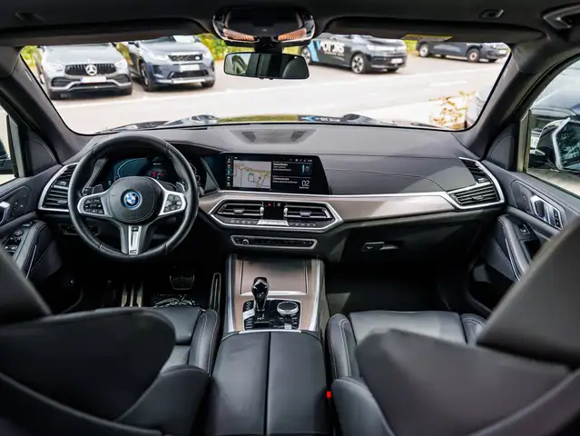 BMW X5 view 13