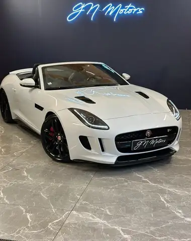 Jaguar F-Type view 3