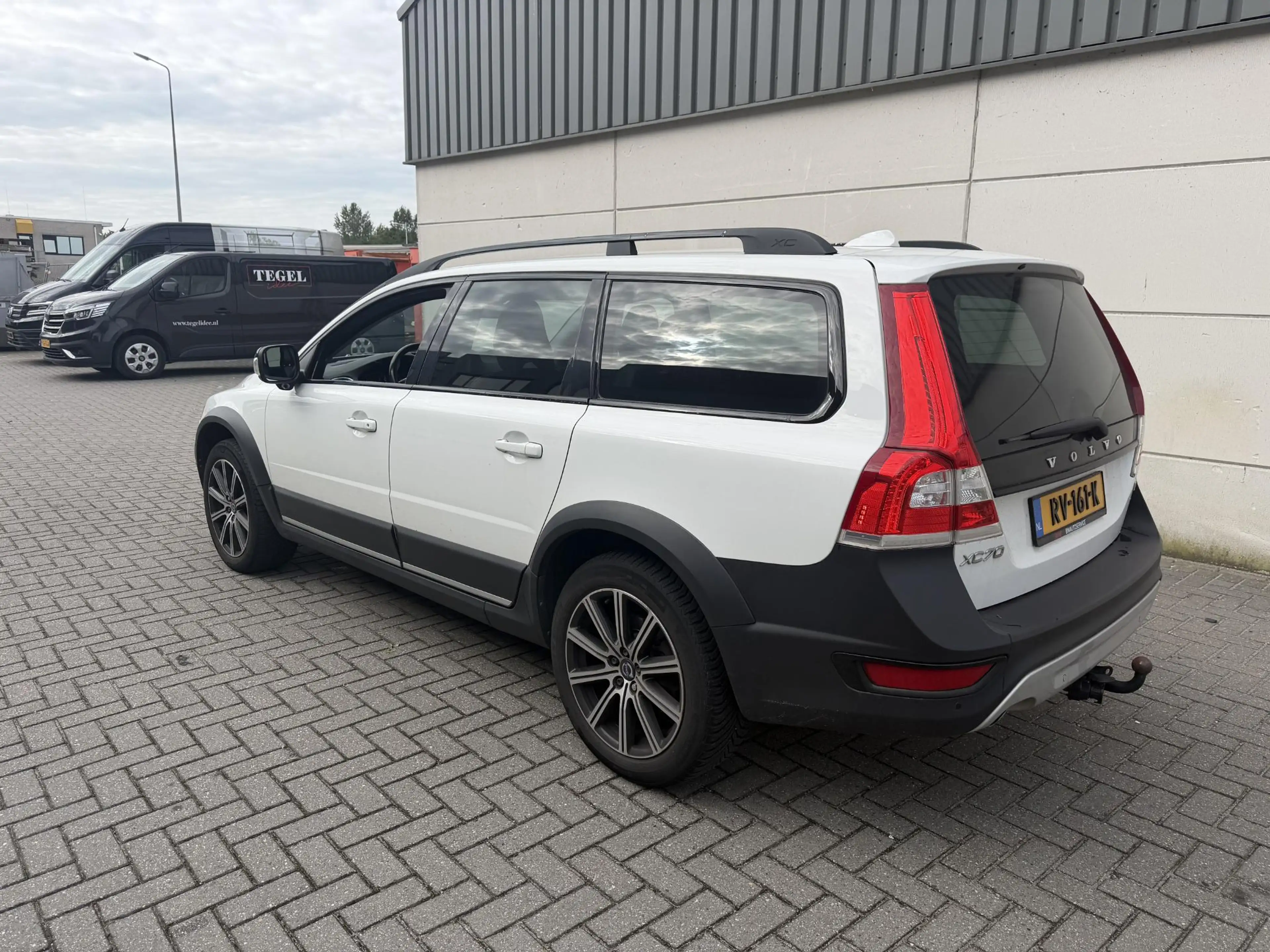 Volvo XC70 2.0 D4 FWD Summum LEER / TREKHAAK / CRUISE CONTROL — photo 3