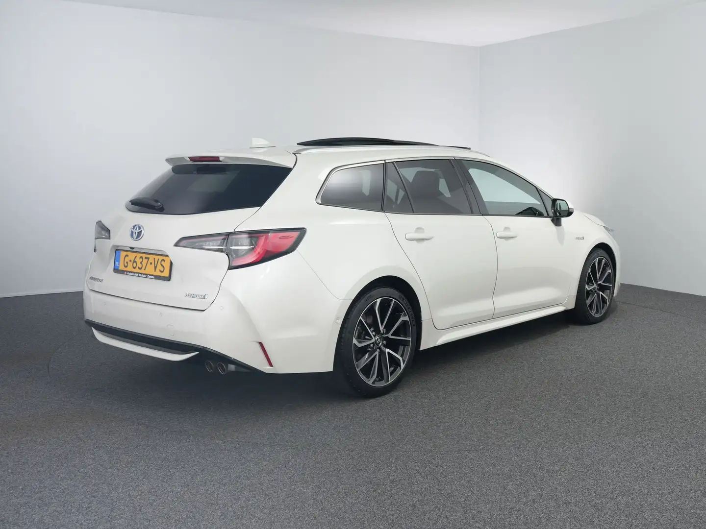 Toyota Corolla Touring Sports 2.0 Hybrid Premium | Pano | Carplay Wit - 2