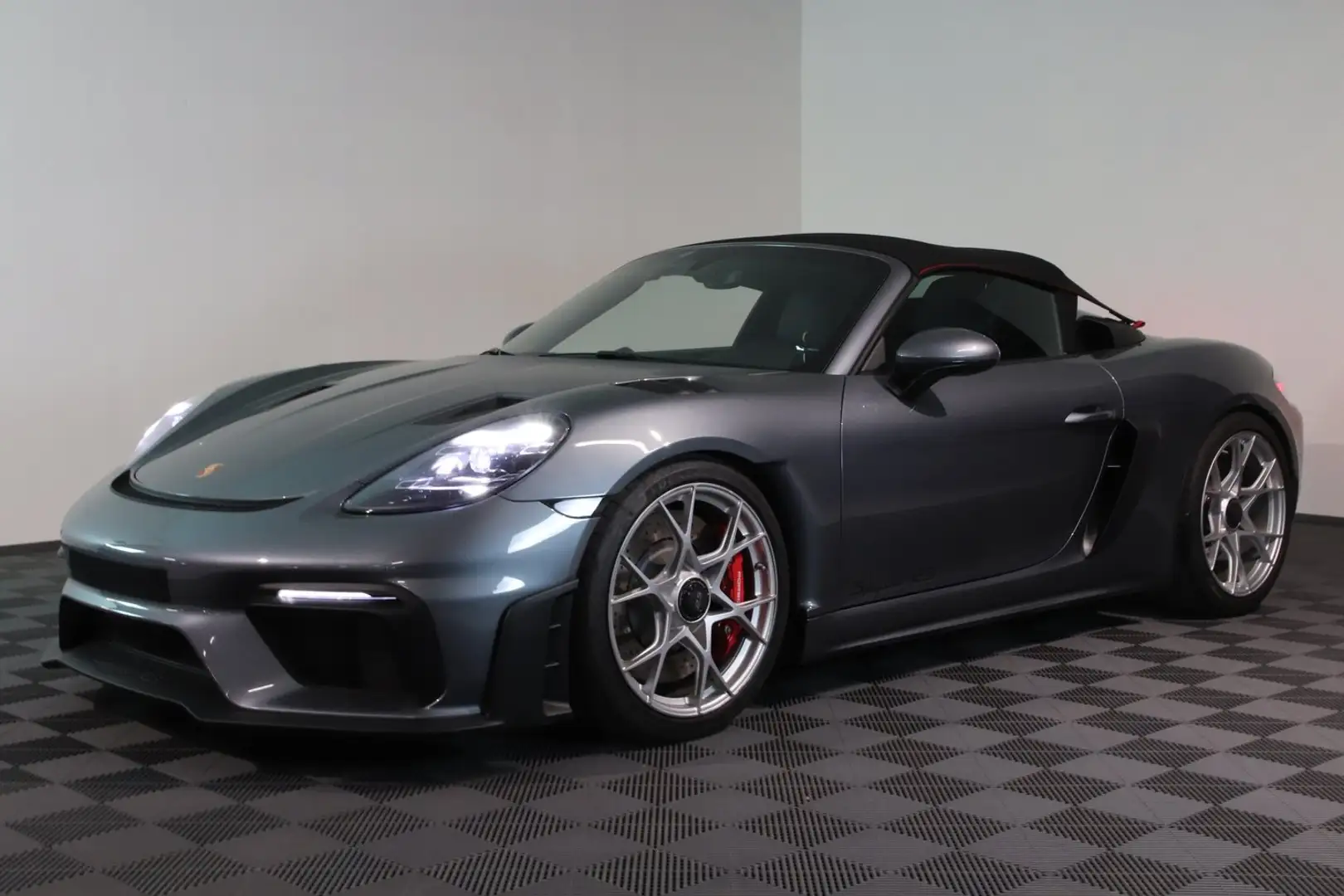 Porsche 718 Spyder Spyder RS Grau - 2