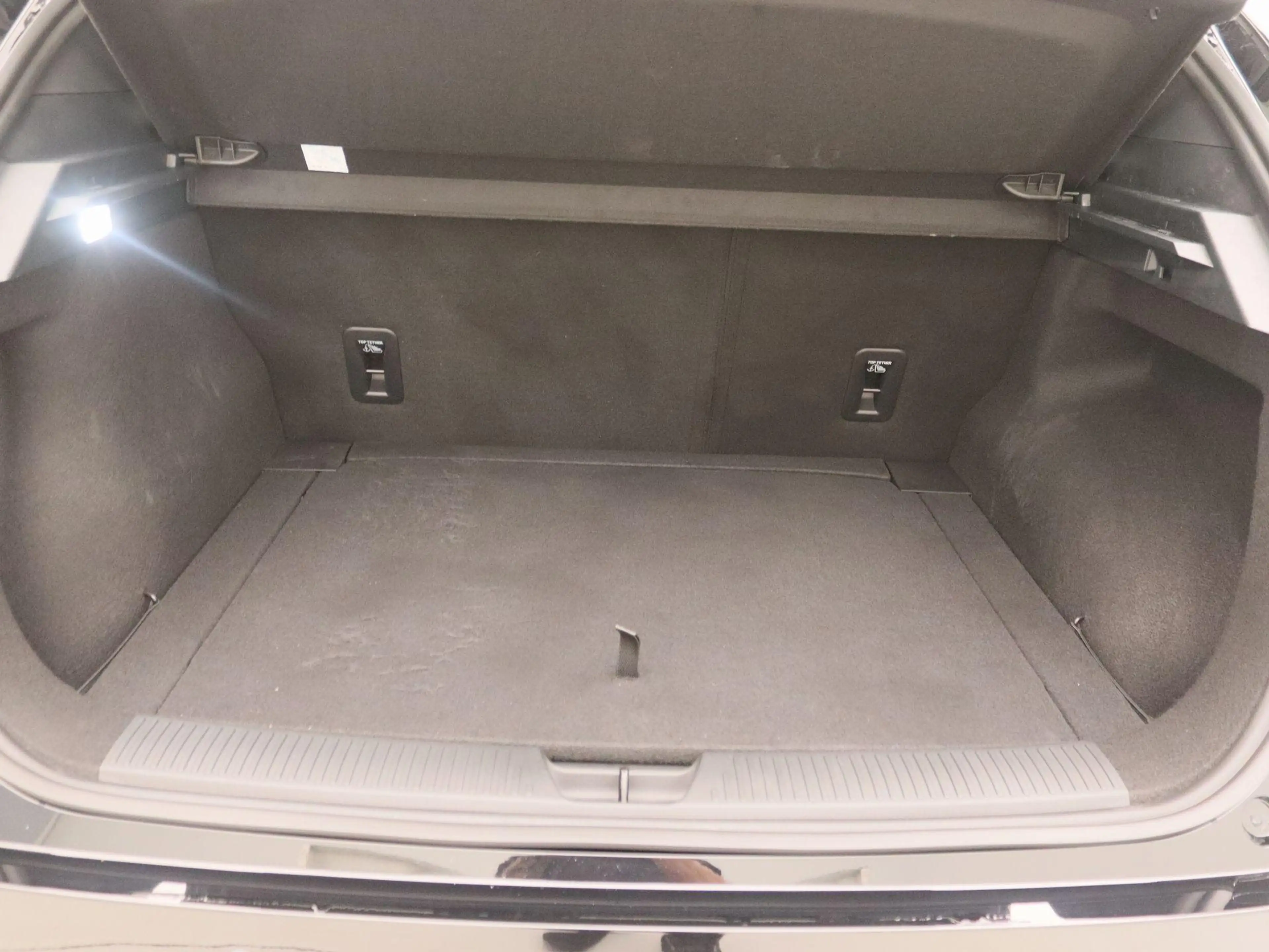 MG MG4 XPOWER 64kWh AWD — photo 14