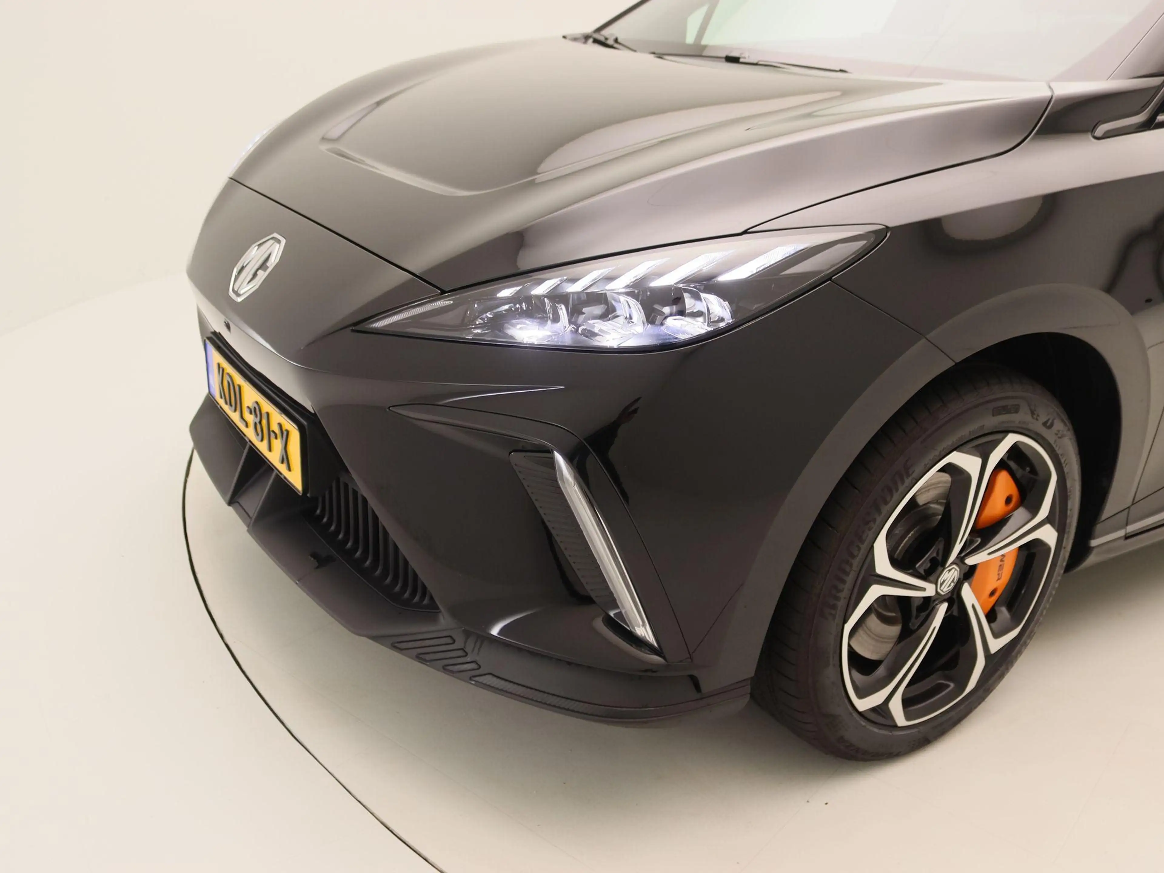 MG MG4 XPOWER 64kWh AWD — photo 15