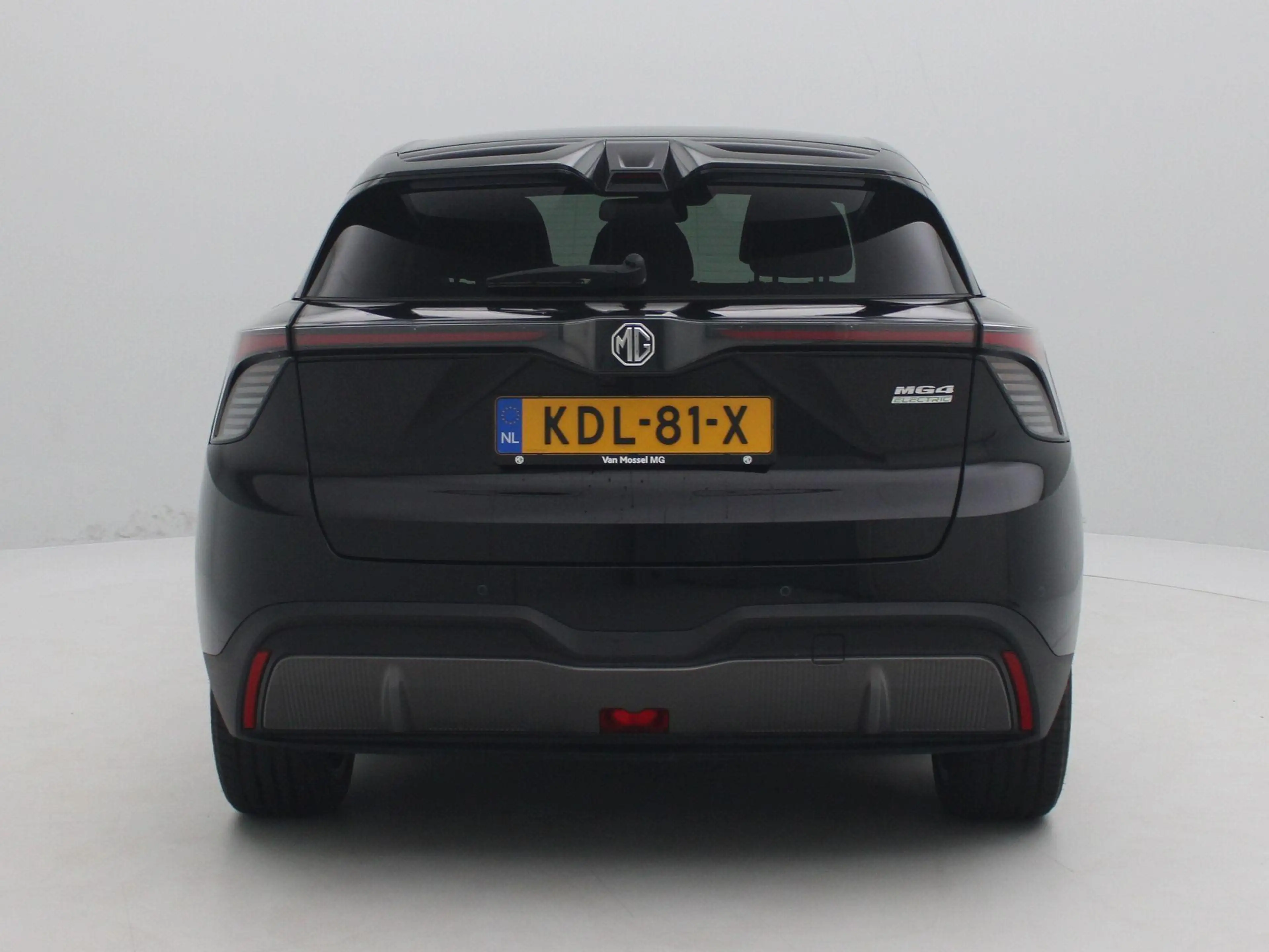 MG MG4 XPOWER 64kWh AWD — photo 5