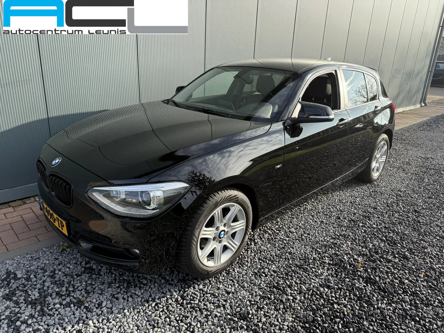 BMW 116 1-serie 116i 136pk Upgrade Edition Sportline 5-drs Zwart - 1