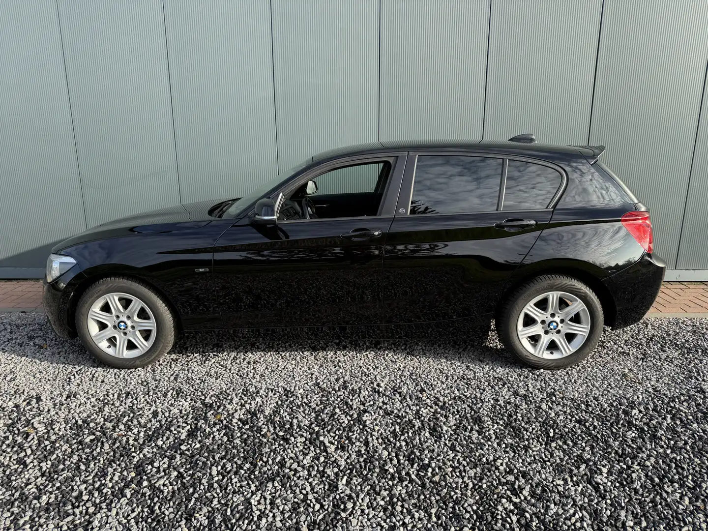 BMW 116 1-serie 116i 136pk Upgrade Edition Sportline 5-drs Zwart - 2