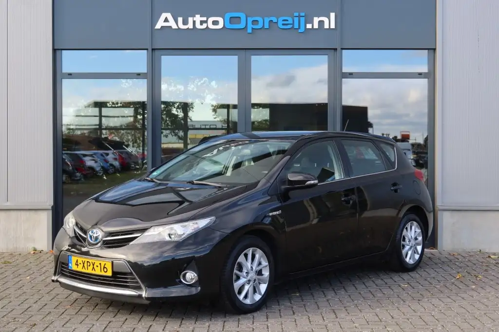 Toyota Auris 2014 из Европы — купить под ключ