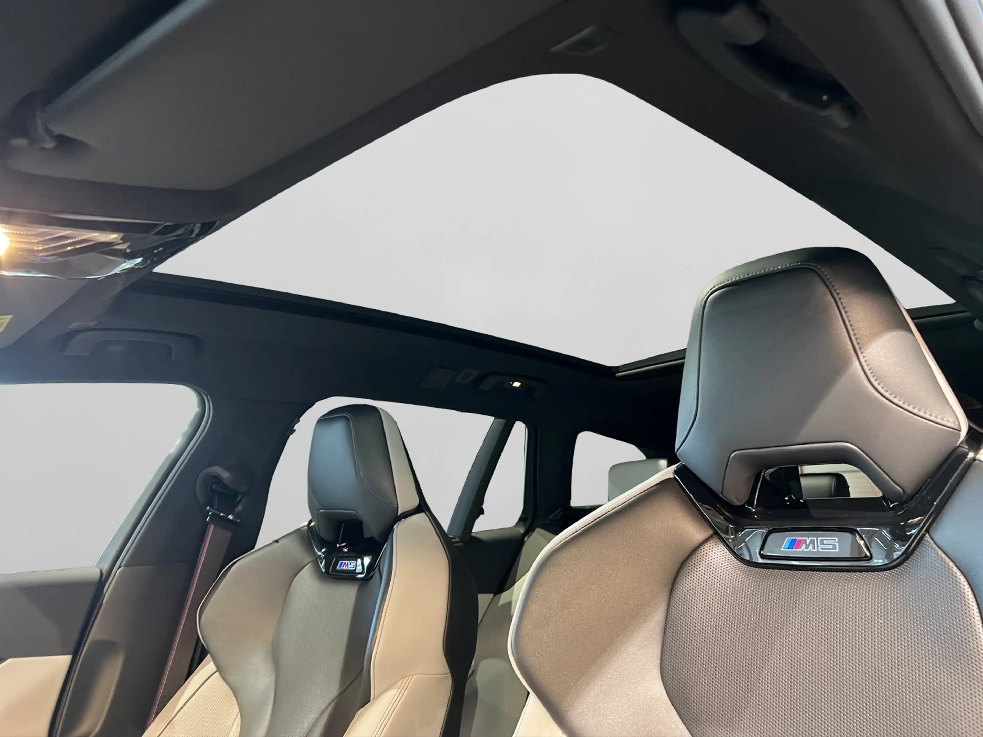 BMW M5 Touring M Drivers P. LED Pano.Dach AHK — photo 10