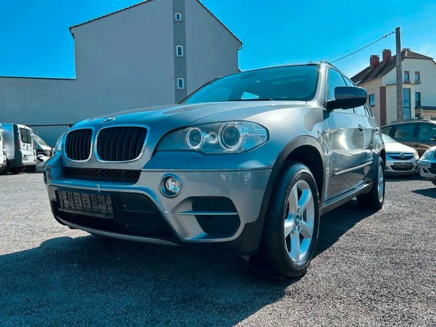 BMW X5 xDrive30d HUD + PANO + KEYLESS+RFK+AHK+MEMORY Grau - 1
