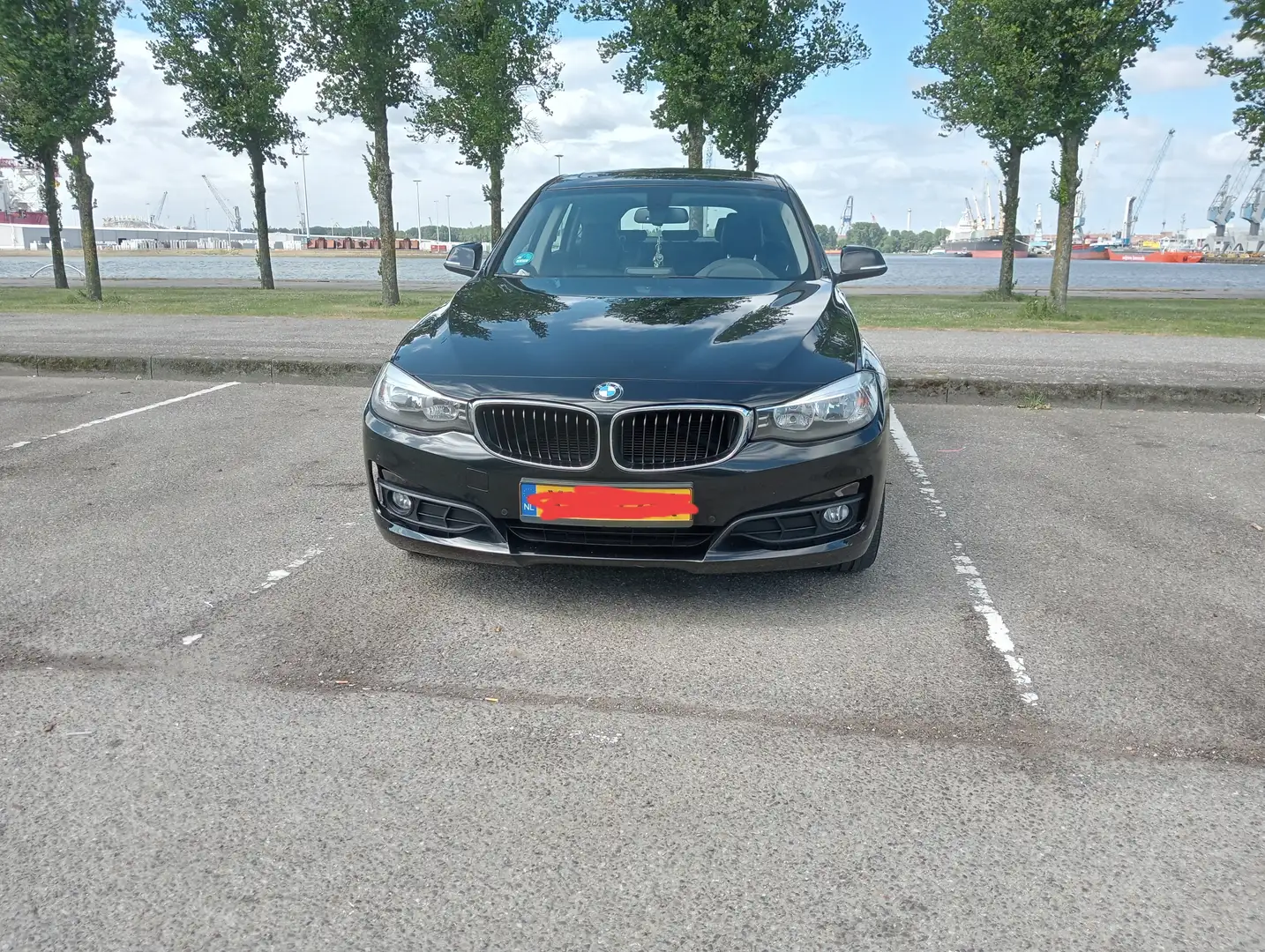 BMW 320 320 High Executive Zwart - 1