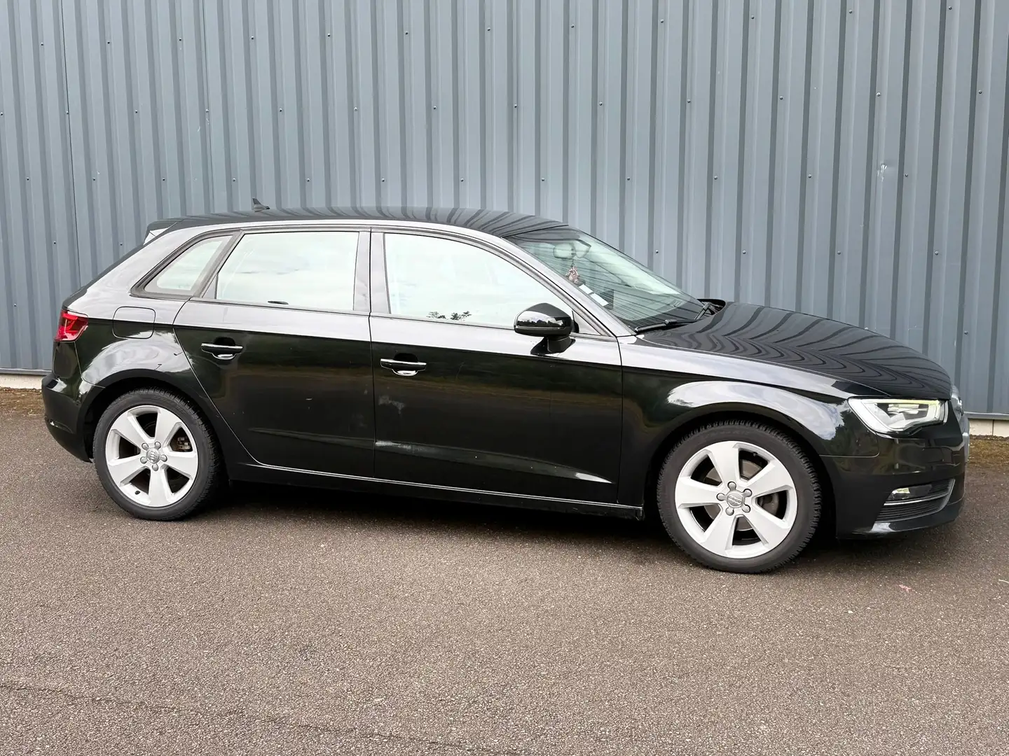 Audi A3 Sportback 2.0 TDI 150 Ambiente Noir - 2