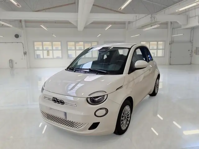 Fiat 500e ELETTRICA ACTION 58 CV 3 PORTE BERLINA