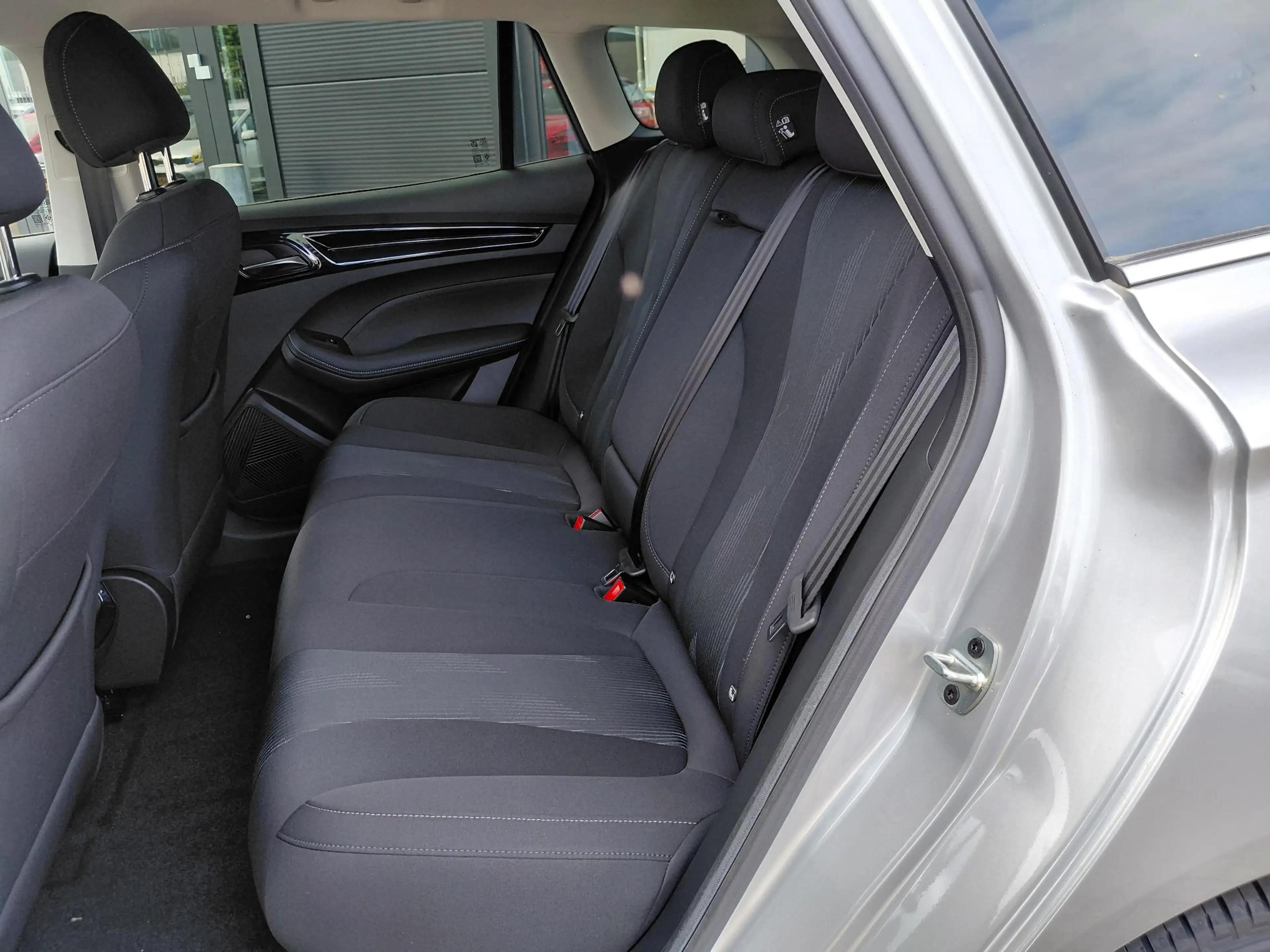 MG MG5 Electric Long Range Comfort 61 kWh — photo 9