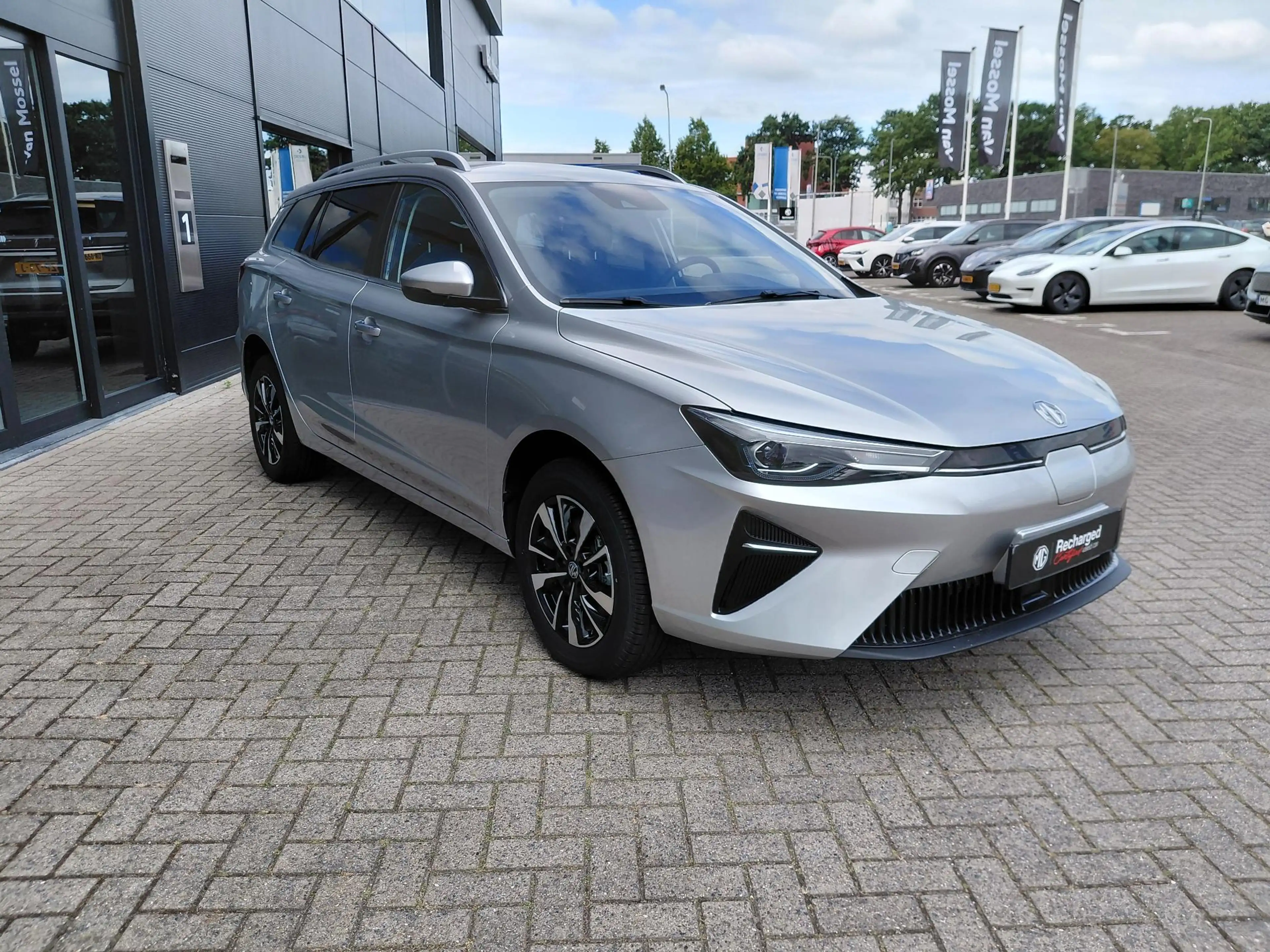 MG MG5 Electric Long Range Comfort 61 kWh — photo 7
