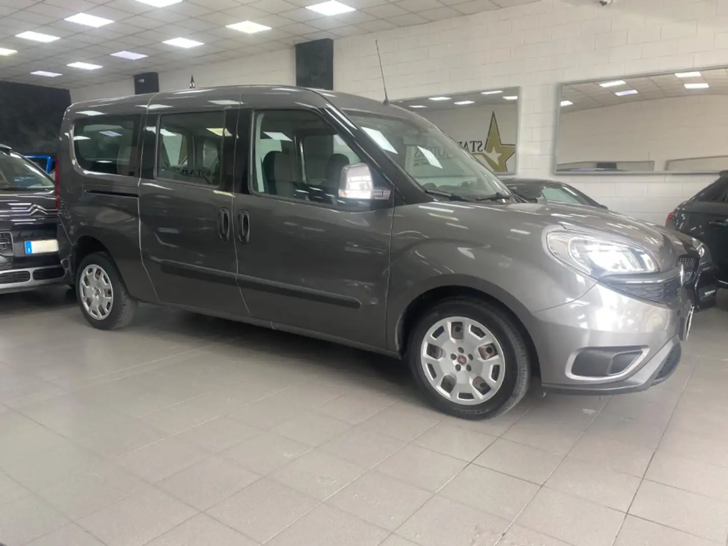 Fiat Doblo Doblò 1.6 MJT Maxi AUTOVETTURA *51.450 KM REALI* Grau - 2