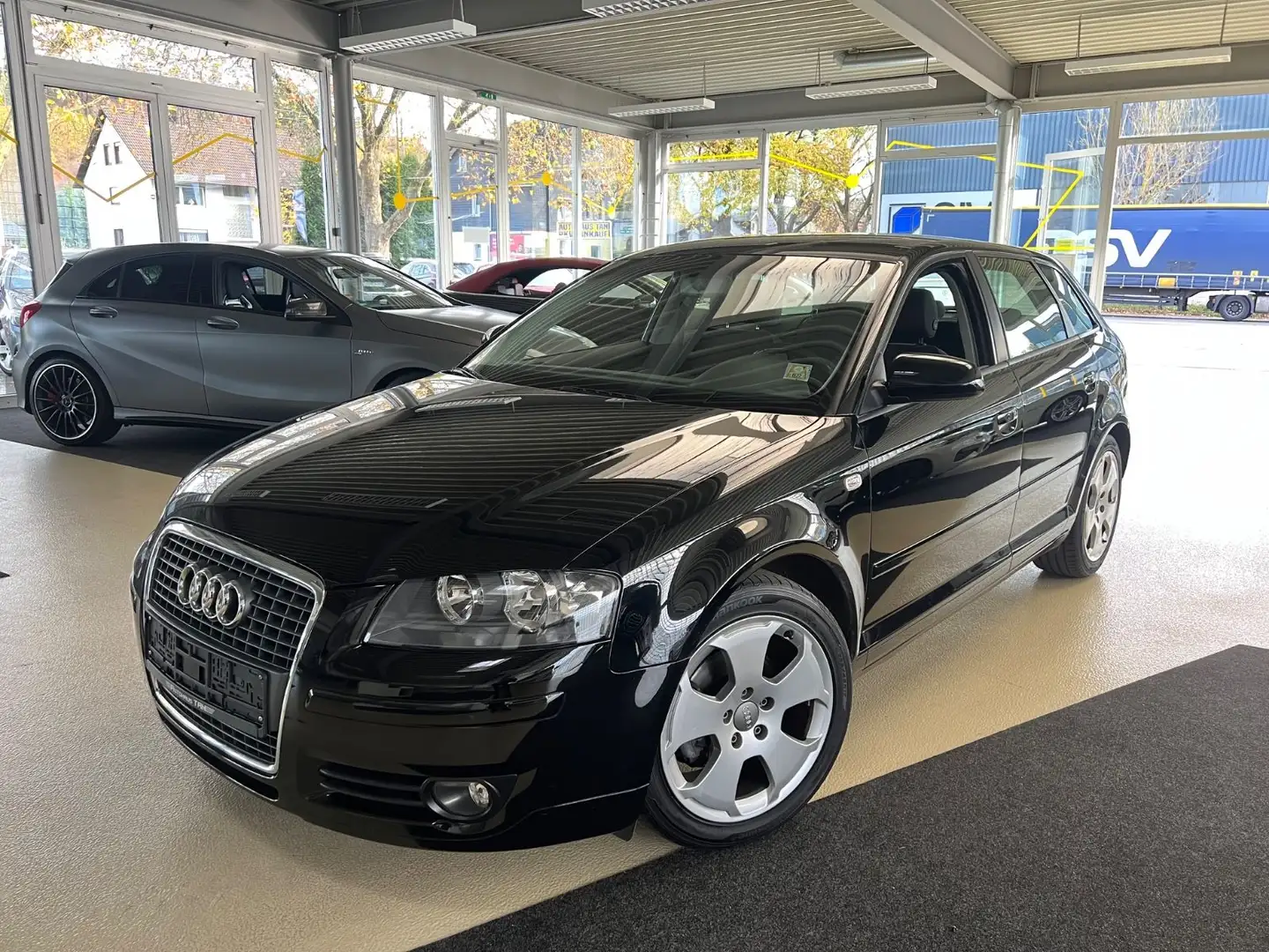 Audi A3 Sportback 1.4 TFSI Ambition Noir - 1