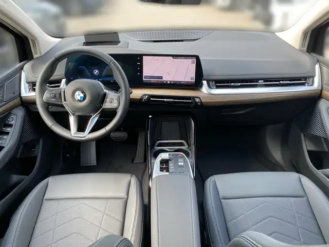 BMW 2 Series view 10