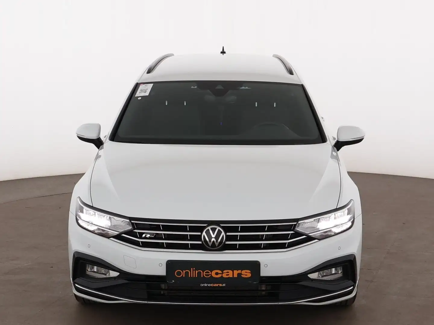 Volkswagen Passat Variant 2.0 TDI 4Motion R-Line Aut LED NAV Weiß - 2
