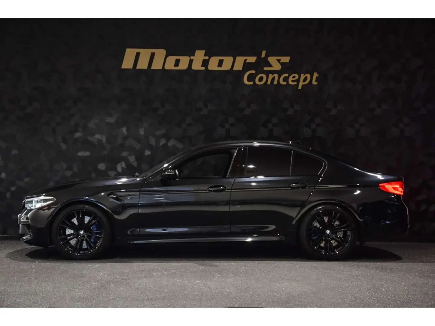 BMW M5 F90 4.4 V8 Zwart - 2