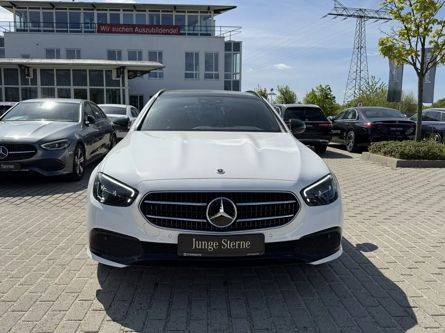 Mercedes-Benz E 300 E 300 T de Avantgarde Night Distro Pano RüCam Ambi Wit - 2