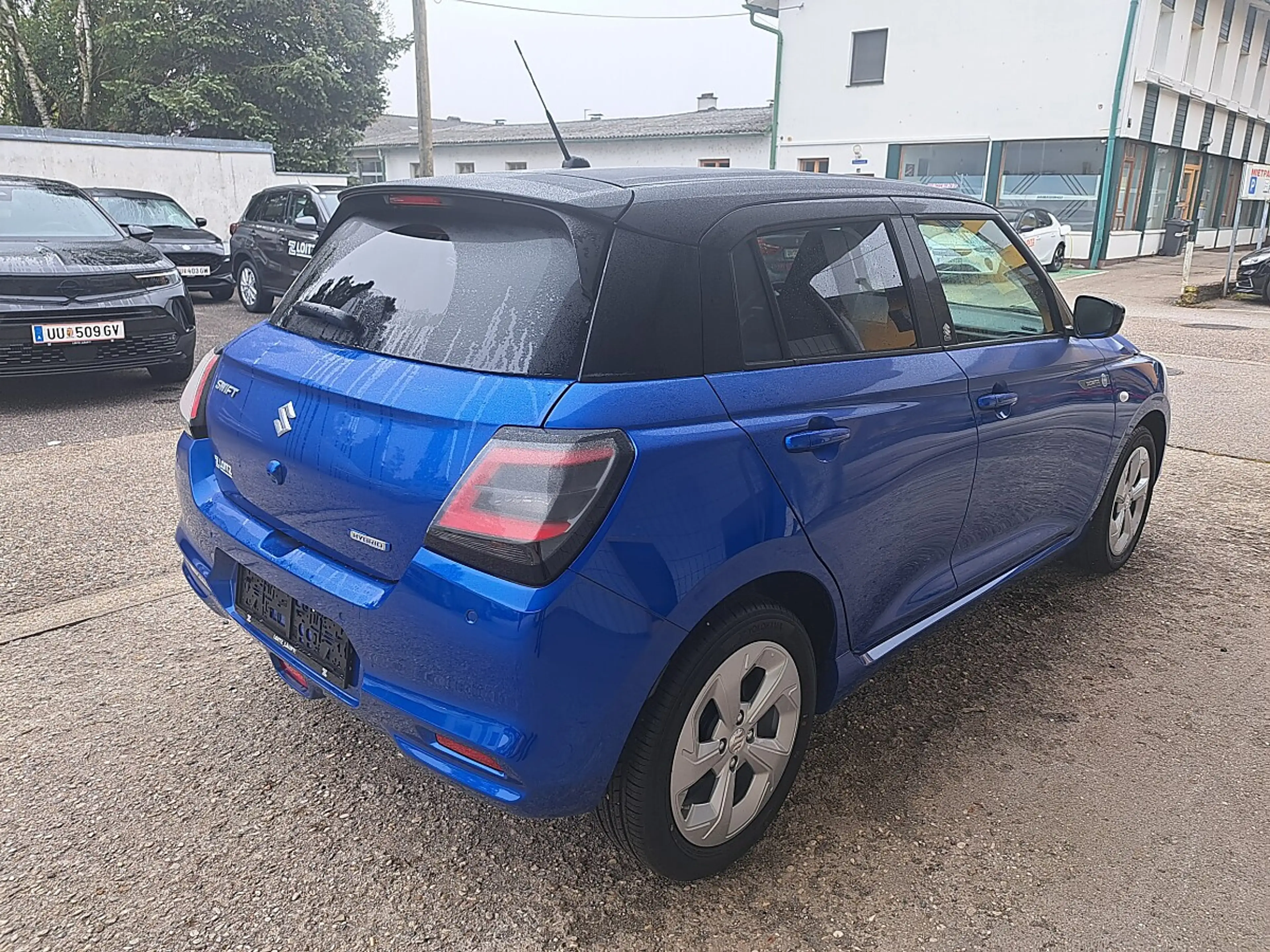 Suzuki Swift 1,2 Hybrid Allgrip Shine — photo 5