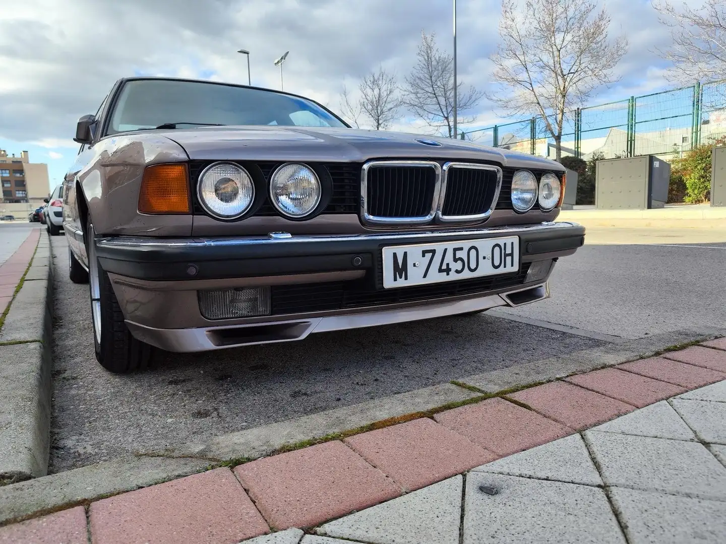 BMW 730 730i - 2