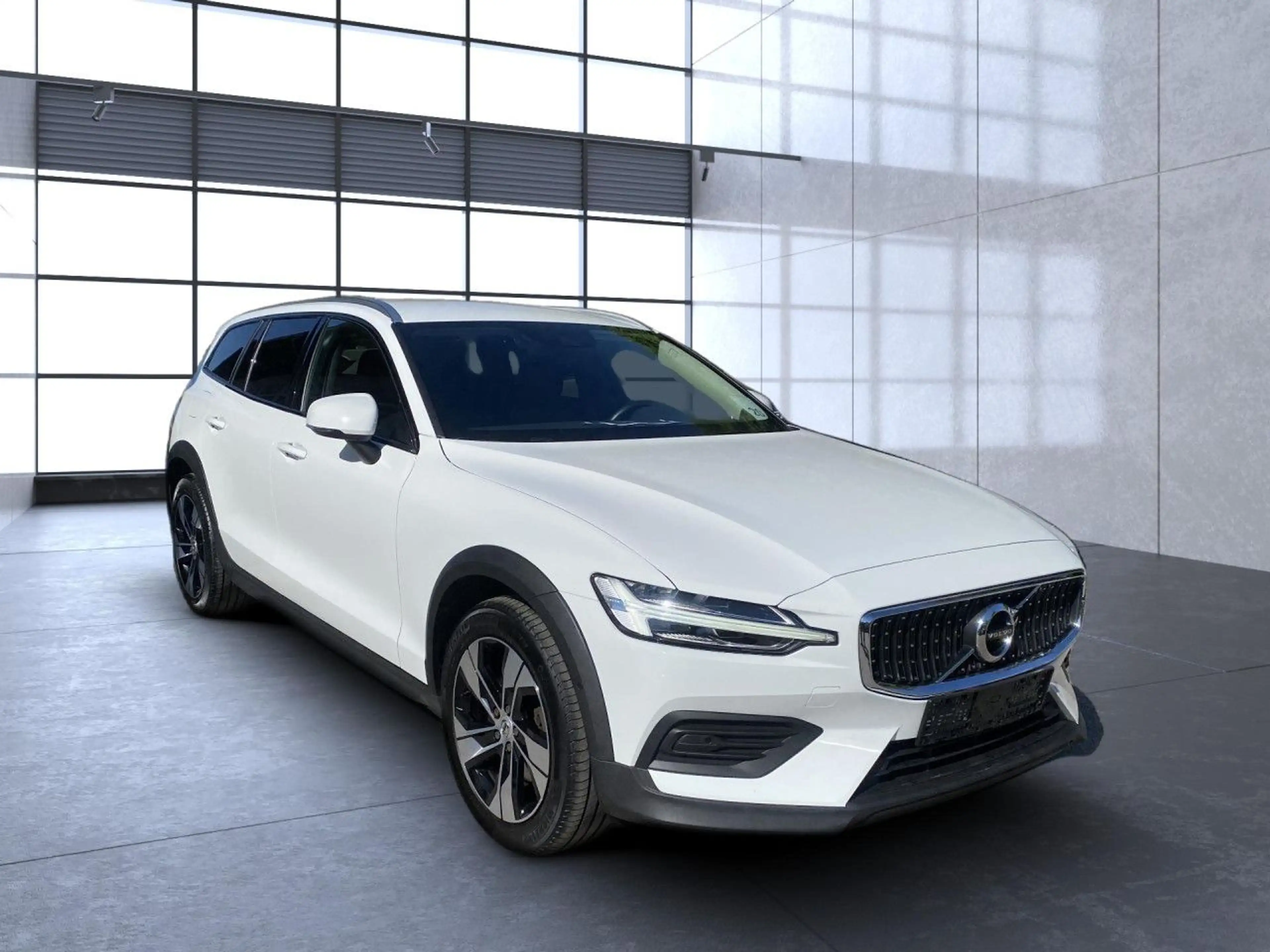 Volvo V60 Cross Country V60 CC Pro AWD Bluetooth Navi LED Vollleder Klima — photo 5