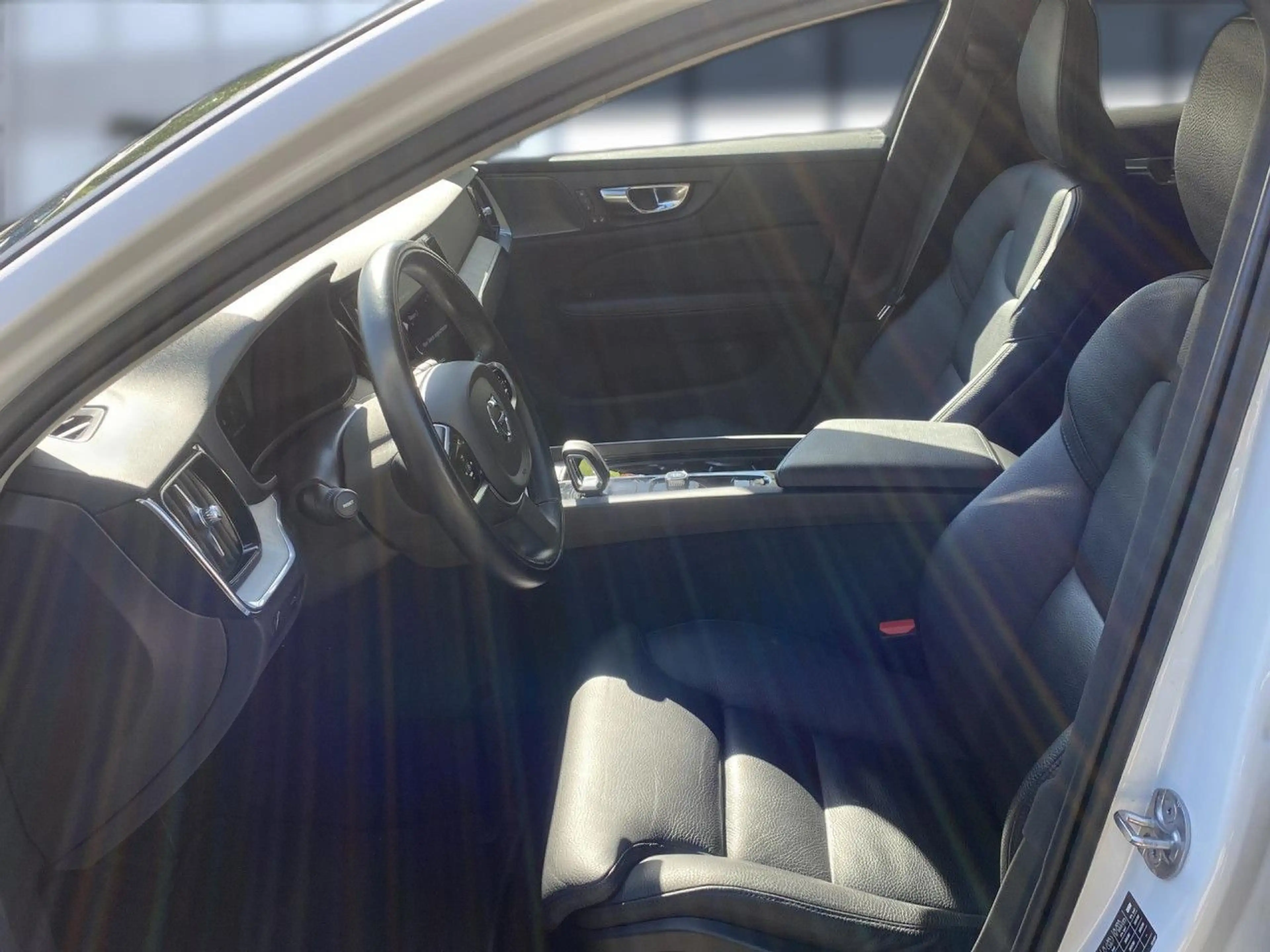 Volvo V60 Cross Country V60 CC Pro AWD Bluetooth Navi LED Vollleder Klima — photo 12
