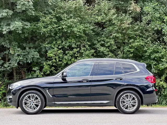 BMW X3 view 6