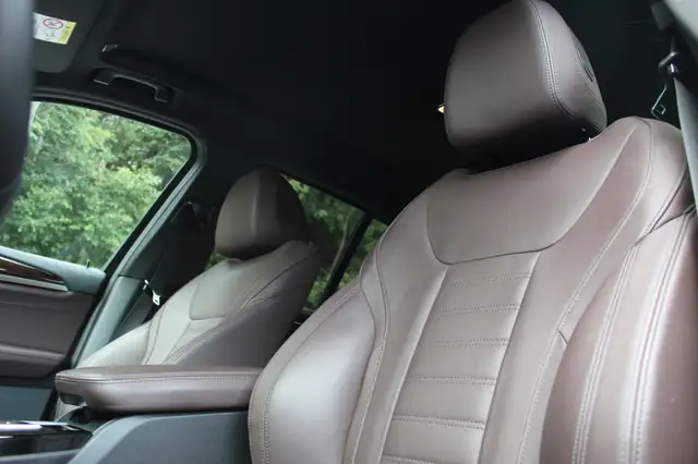 BMW X3 view 13
