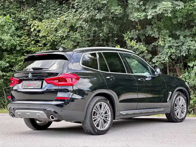 BMW X3 view 2