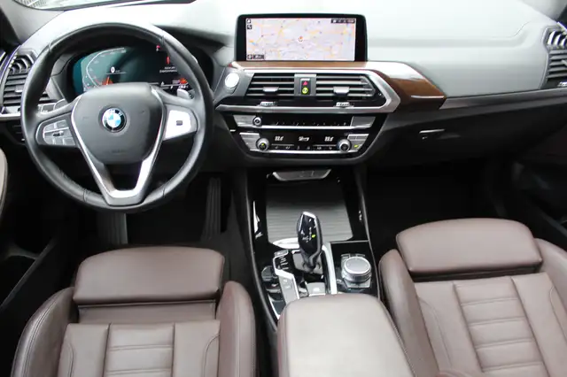 BMW X3 view 12