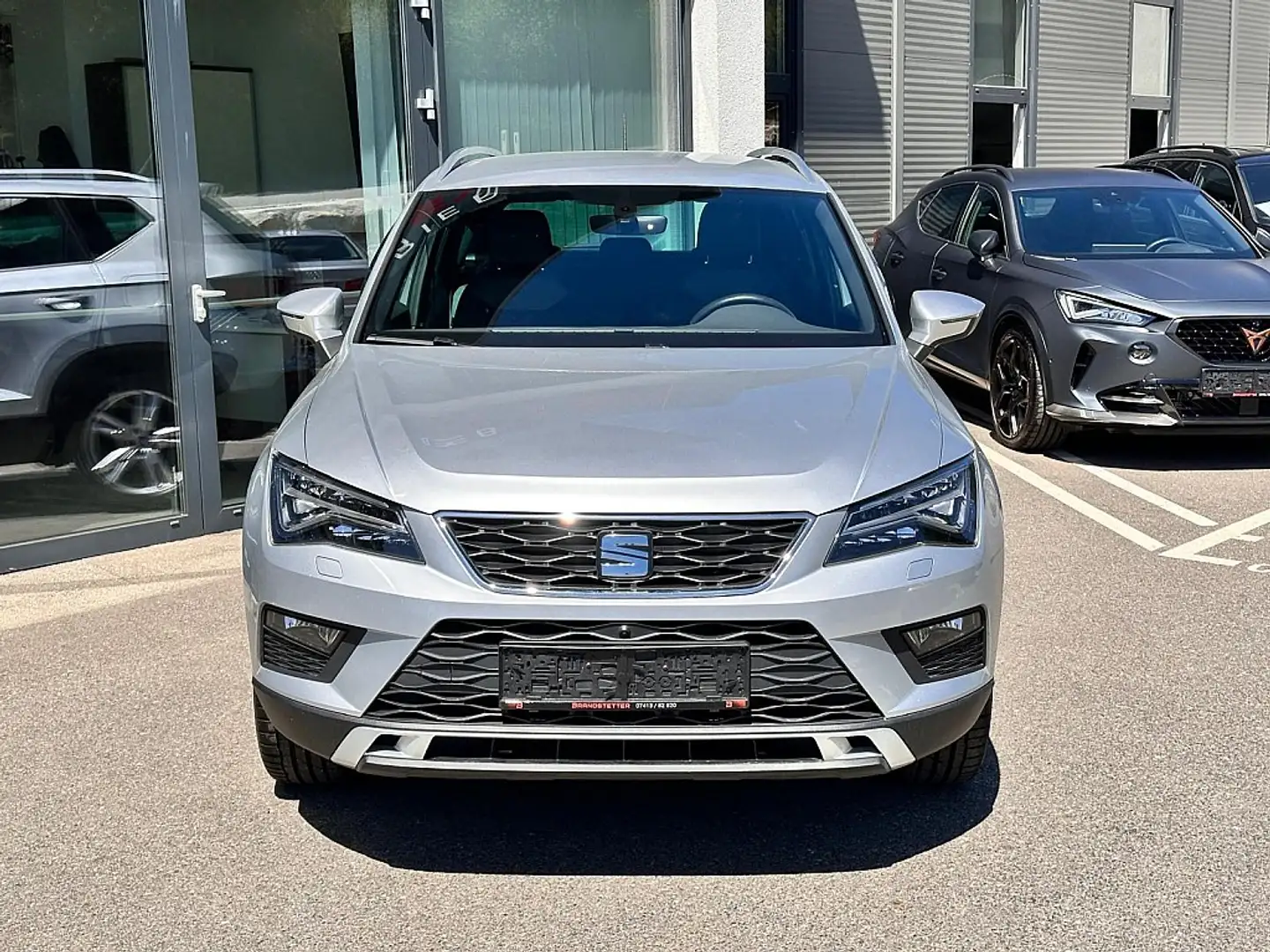 SEAT Ateca 1,4 Xcellence ACT TSI Silber - 2