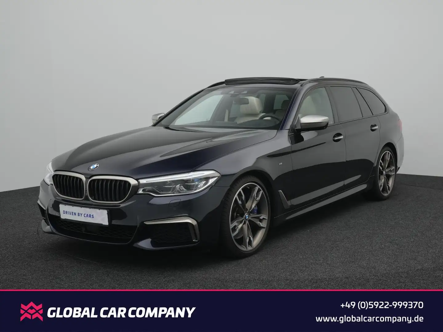 BMW 550 d xDrive PANO,LED,360°,H&K,SPURH,AHK,LEDER Schwarz - 1