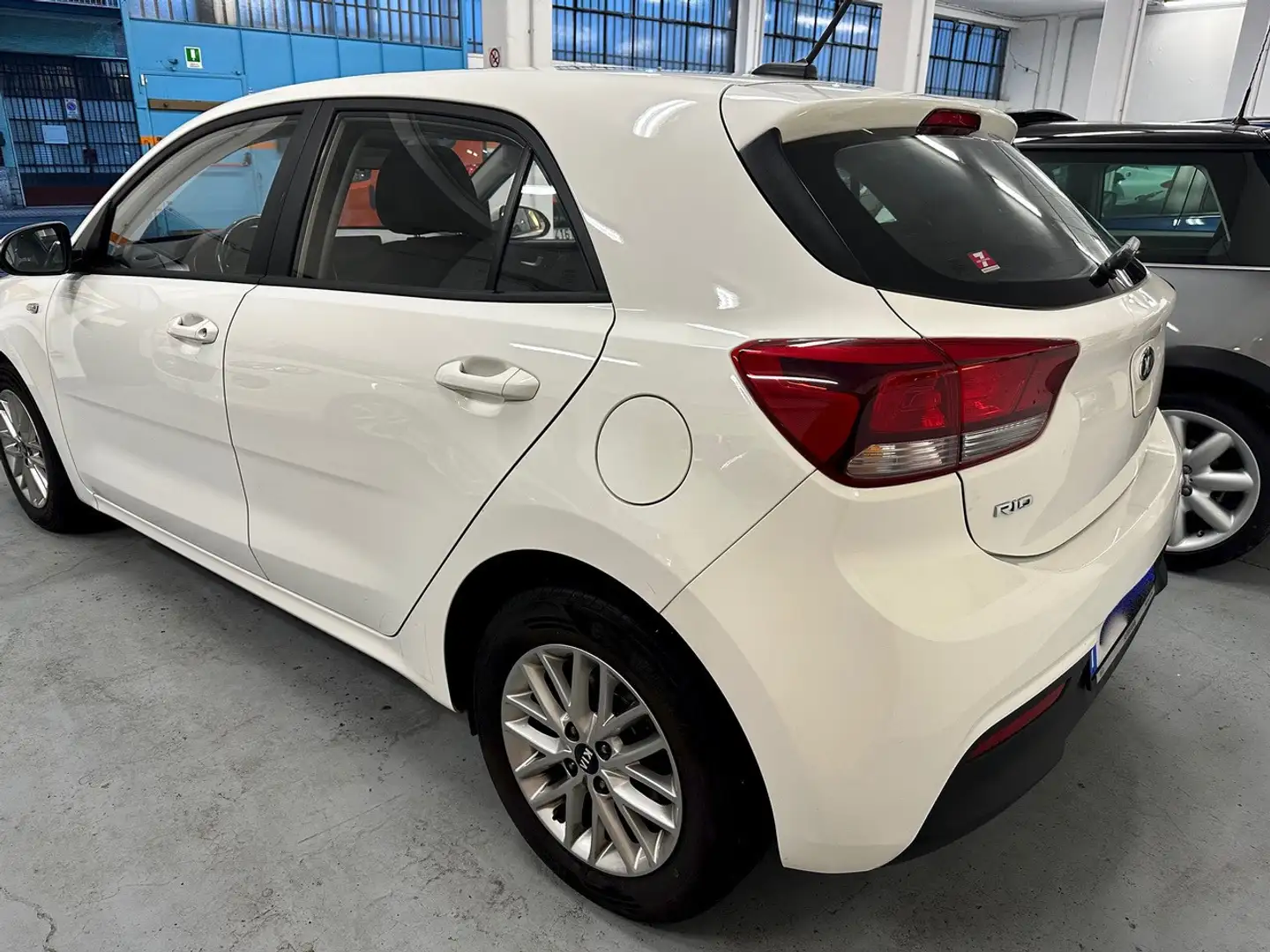 Kia Rio 1.0 T-GDi 100 CV MHEV iMT Style - NO VINCOLO DI FI Blanco - 2