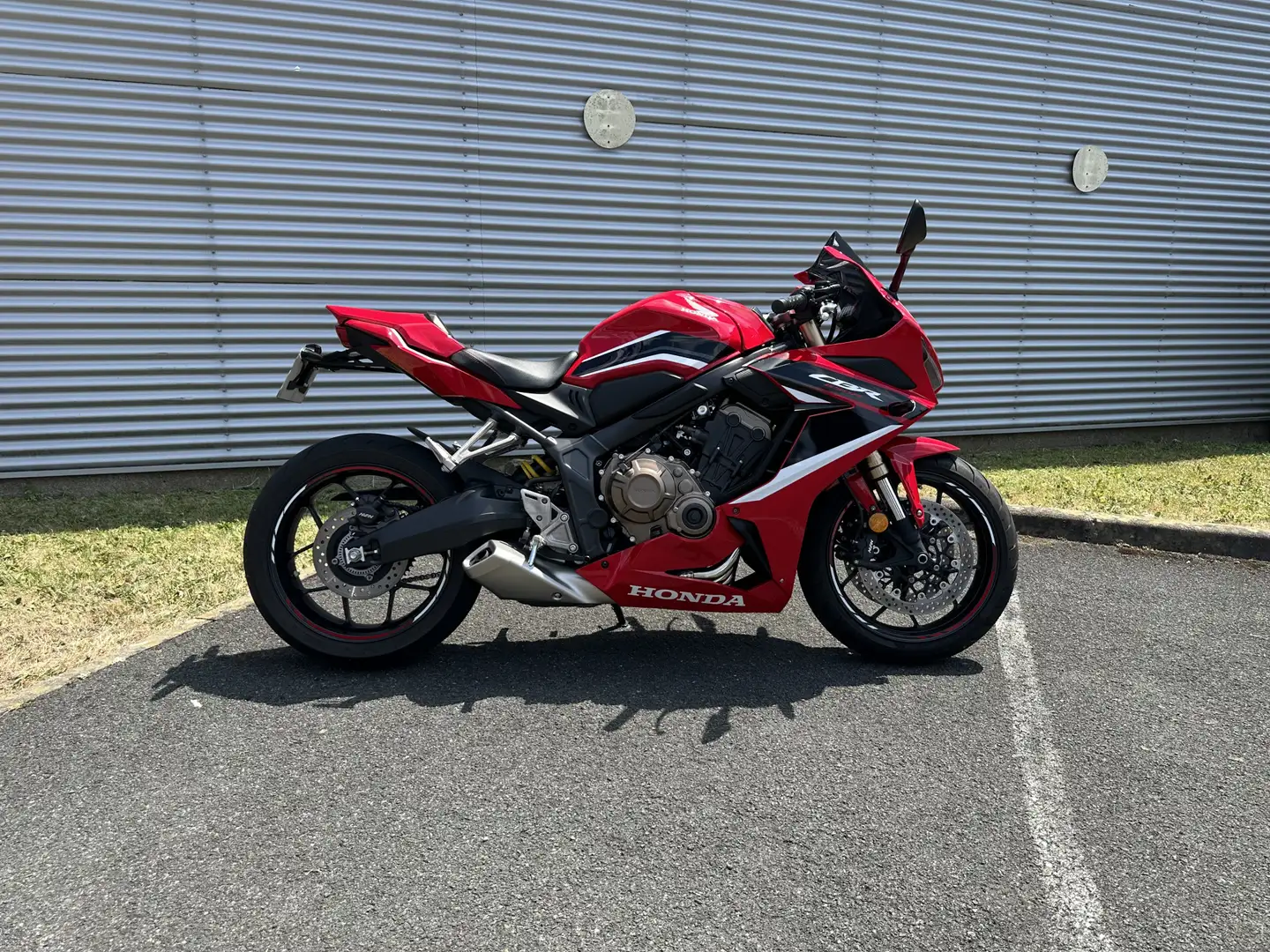 Honda CBR 650 Rouge - 1