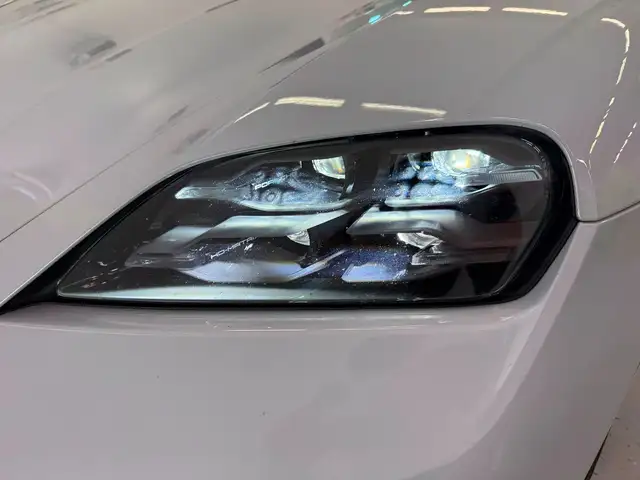Porsche Taycan view 9