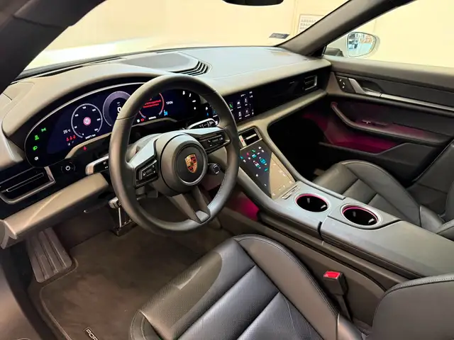 Porsche Taycan view 12