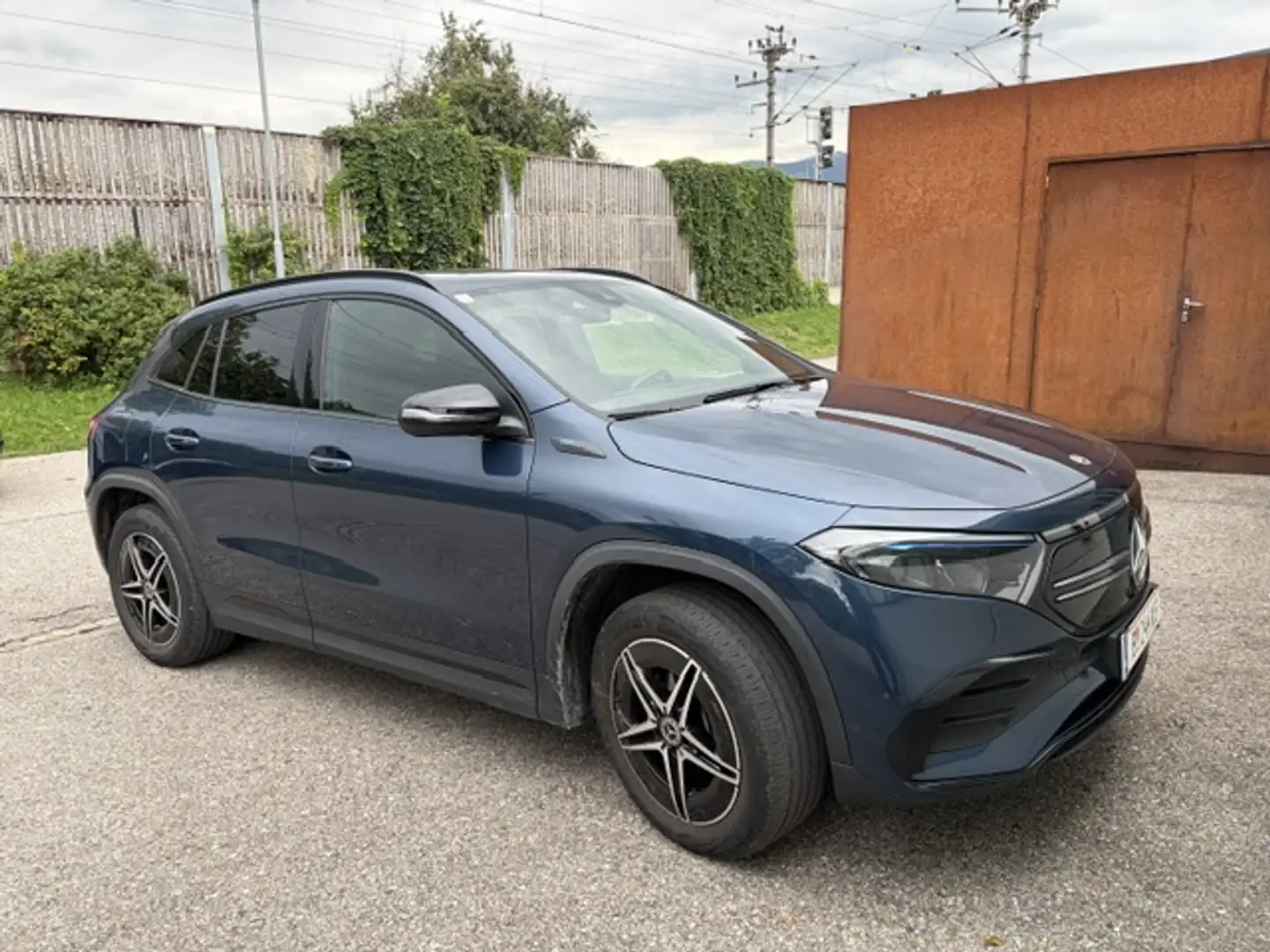 Mercedes-Benz EQA 250 EQA 250 66,5kWh Aut. Blau - 1